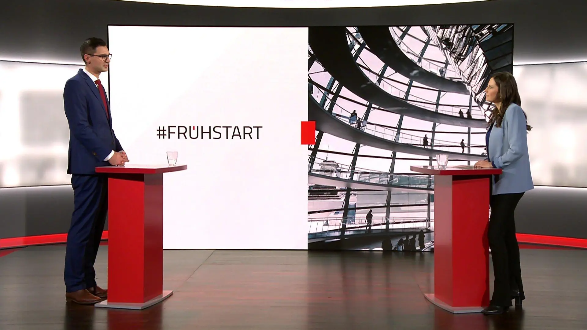 Schrecksekunde beim RTL/ntv-Frühstart: RTL-Reporterin Clara Pfeffer hat während der Sendung einen Schwächeanfall. Ihr geht es inzwischen wieder gut.