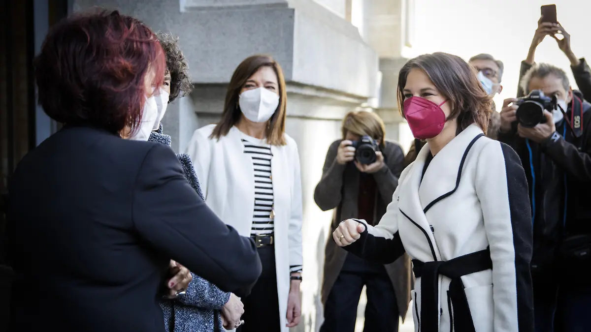 Annalena Baerbock, Bundesaussenministerin, trifft Teresa Peramato Martin, Staatsanwaeltin der Kammer fuer Gewalt gegen Frauen, im Rahmen ihrer Reise nach Madrid, 15.02.2022. Copyright: Janine Schmitz/ photothek.de