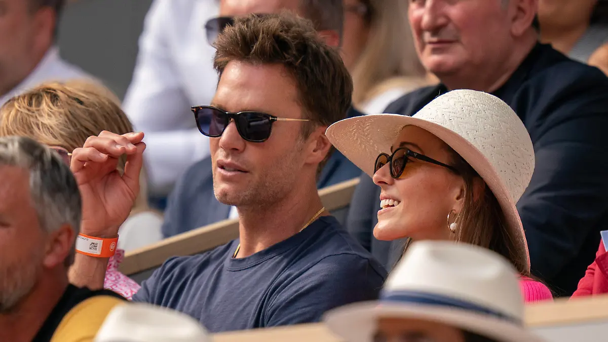 Tennis: French Open Jun 11, 2023 Paris,France Tom Brady and Jelena Djokovic in attendance for the Novak Djokovic SRB and Casper Ruud NOR menÕs final on day 15 at Stade Roland-Garros. Paris Stade Roland-Garros ENTER STATE France, EDITORIAL USE ONLY PUBLICATIONxINxGERxSUIxAUTxONLY Copyright: xSusanxMullanex 20230611_szo_au2_0046