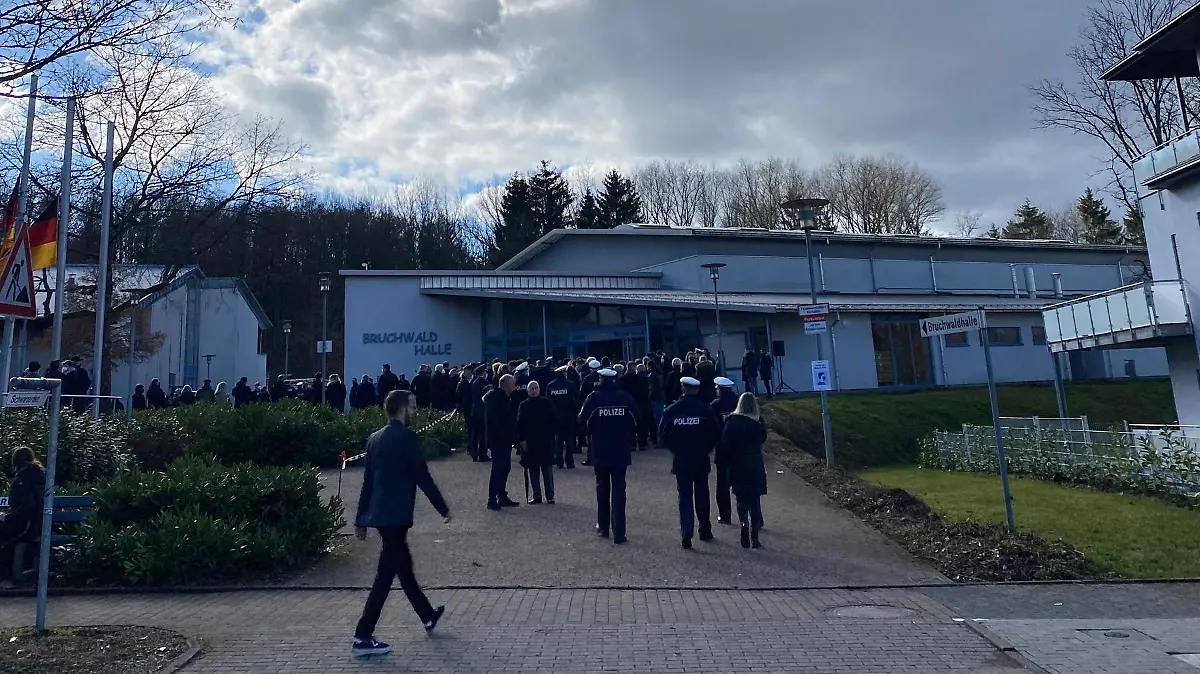 Rund 2000 Gäste wurden bei der Trauerfeier für Alexander K. erwartet.