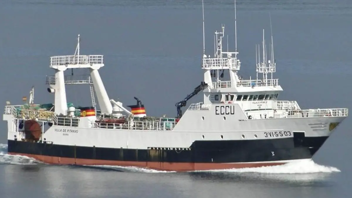 HANDOUT - 15.02.2022, ---: Dieses undatierte Foto des spanischen Ministeriums für Landwirtschaft, Fischerei und Ernährung zeigt das spanische Fischerboot "Villa de Pitanxo". Nach dem Untergang des Fangschiffes im Atlantik vor der Küste Kanadas sind mindestens vier Menschen gestorben - 17 weitere werden vermisst. Foto: Uncredited/Ministerium für Landwirtschaft, Fischerei und Ernährung via AP/dpa - ACHTUNG: Nur zur redaktionellen Verwendung und nur mit vollständiger Nennung des vorstehenden Credits +++ dpa-Bildfunk +++