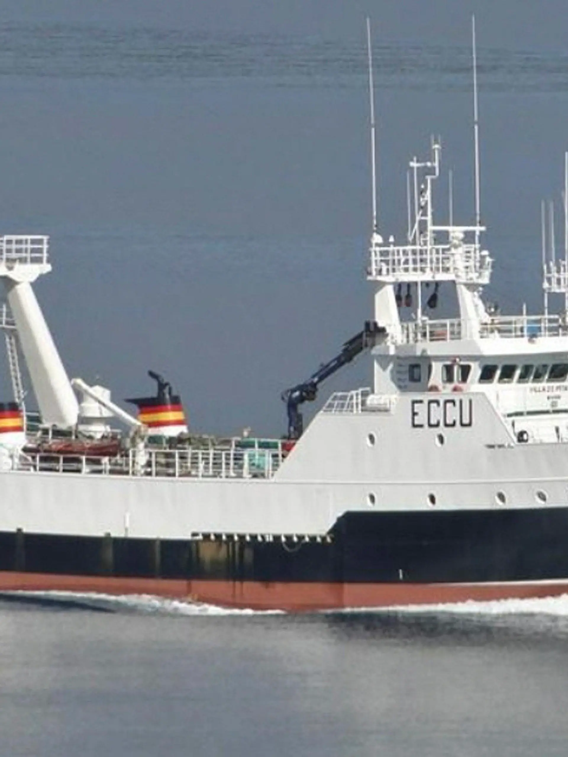 HANDOUT - 15.02.2022, ---: Dieses undatierte Foto des spanischen Ministeriums für Landwirtschaft, Fischerei und Ernährung zeigt das spanische Fischerboot "Villa de Pitanxo". Nach dem Untergang des Fangschiffes im Atlantik vor der Küste Kanadas sind mindestens vier Menschen gestorben - 17 weitere werden vermisst. Foto: Uncredited/Ministerium für Landwirtschaft, Fischerei und Ernährung via AP/dpa - ACHTUNG: Nur zur redaktionellen Verwendung und nur mit vollständiger Nennung des vorstehenden Credits +++ dpa-Bildfunk +++