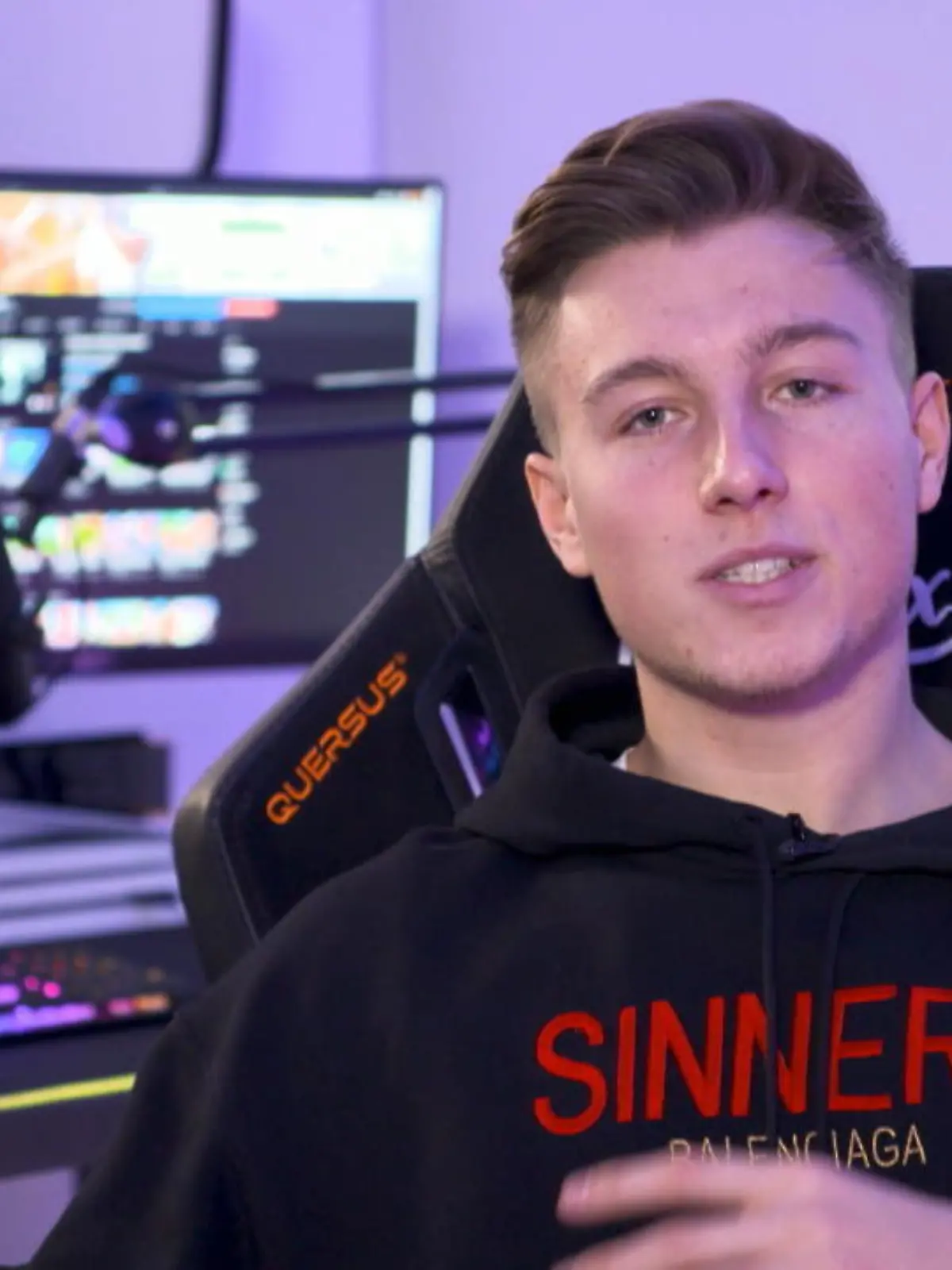 Max Schuster alias iCrimax hat mit 23 Jahren schon ein Eigenheim, einen Lamborghini, verdient Hunderttausende und führt ein Leben in Saus und Braus. Er verdient sich diesen Luxus mit der Video-Plattform Youtube. Max Schuster ist einer der deutschen Social Media Stars. Aber wie machen die Infleuncer auf den verschiedenen Plattformen eigentlich soviel Geld und was fasziniert uns so an deren Videos und Posts? In unserer neuen Wochenserie gucken wir hinter die Kulissen dieser Boom-Branche. Im Video verrät uns Max Schuster, wie viel Geld er im Monat verdient und wie viel er dafür arbeiten muss.