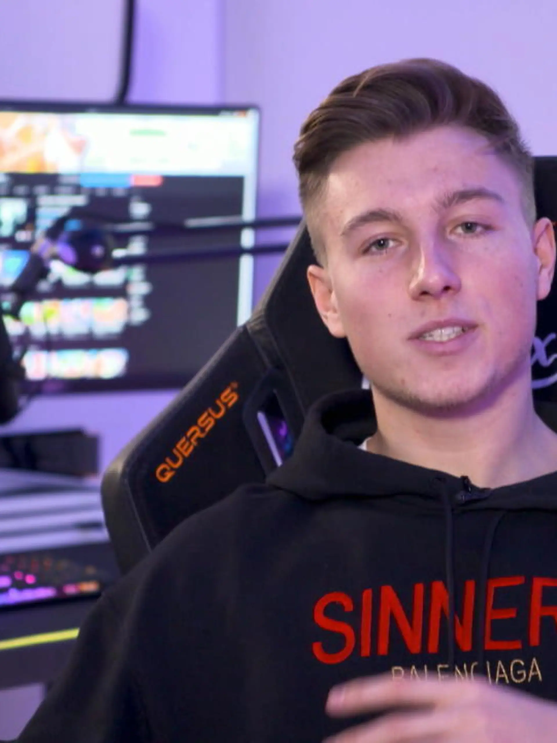 Max Schuster alias iCrimax hat mit 23 Jahren schon ein Eigenheim, einen Lamborghini, verdient Hunderttausende und führt ein Leben in Saus und Braus. Er verdient sich diesen Luxus mit der Video-Plattform Youtube. Max Schuster ist einer der deutschen Social Media Stars. Aber wie machen die Infleuncer auf den verschiedenen Plattformen eigentlich soviel Geld und was fasziniert uns so an deren Videos und Posts? In unserer neuen Wochenserie gucken wir hinter die Kulissen dieser Boom-Branche. Im Video verrät uns Max Schuster, wie viel Geld er im Monat verdient und wie viel er dafür arbeiten muss.