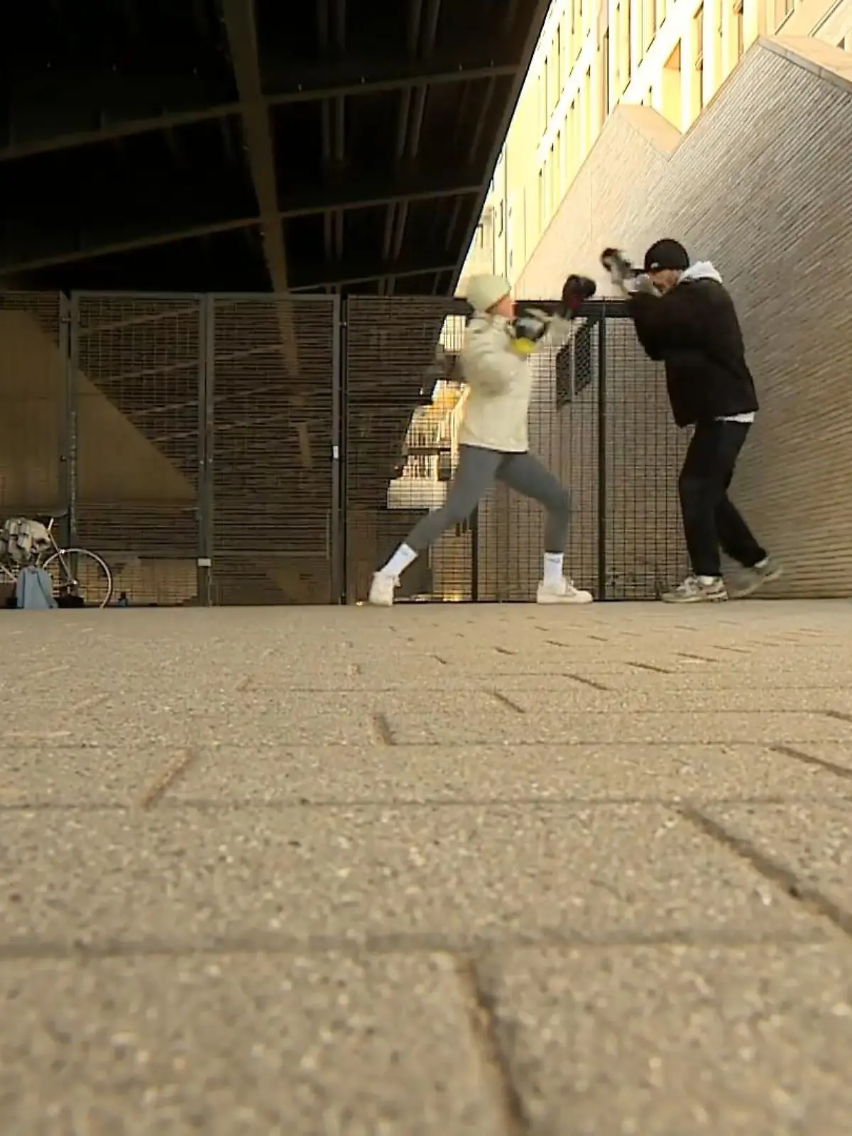 Bild zu: "Outdoor-Boxtraining in Düsseldorf"