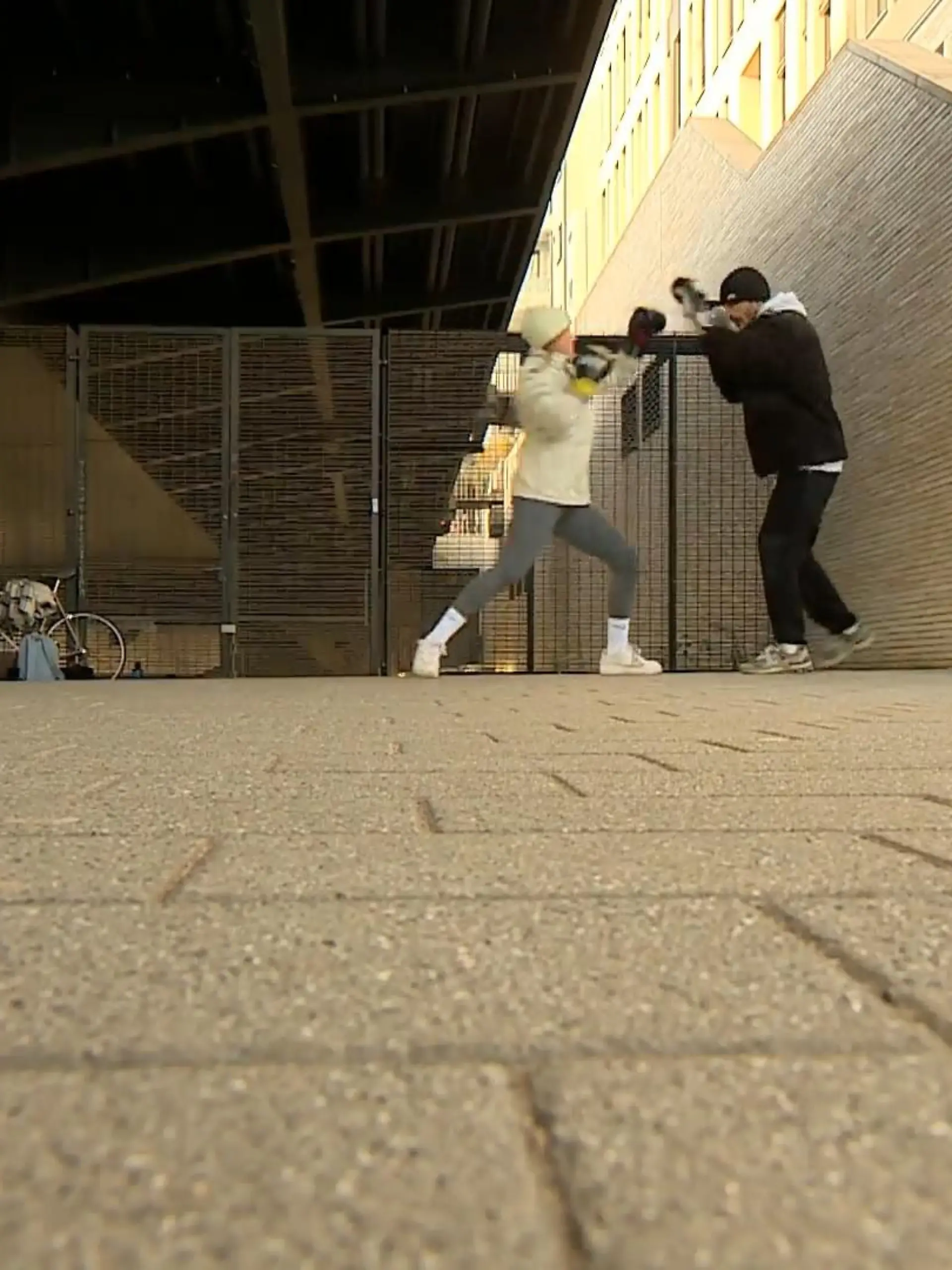 Bild zu: "Outdoor-Boxtraining in Düsseldorf"