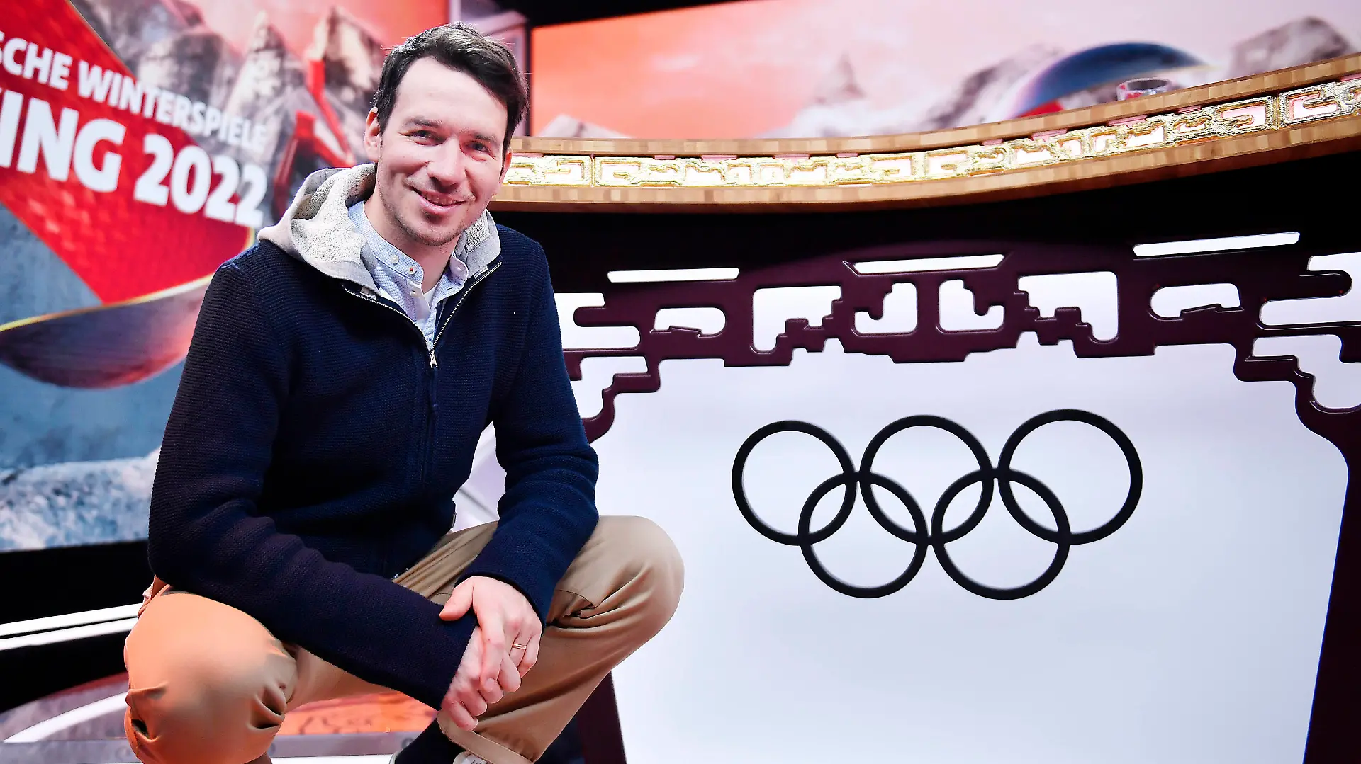 Olympische Winterspiele, ARD-Experte im Olympia-Studio der ARD Alpin-Experte und Ex-Skifahrer Felix Neureuther im ARD-Olympia-Studio Mainz Mainz Rheinland-Pfalz Deutschland NBC National Broadcasting Center von ARD/ZDF *** Olympic Winter Games, ARD expert in the Olympic Studio of ARD Alpine expert and ex-skier Felix Neureuther in the ARD Olympic Studio Mainz Mainz Rhineland-Palatinate Germany NBC National Broadcasting Center of ARD ZDF