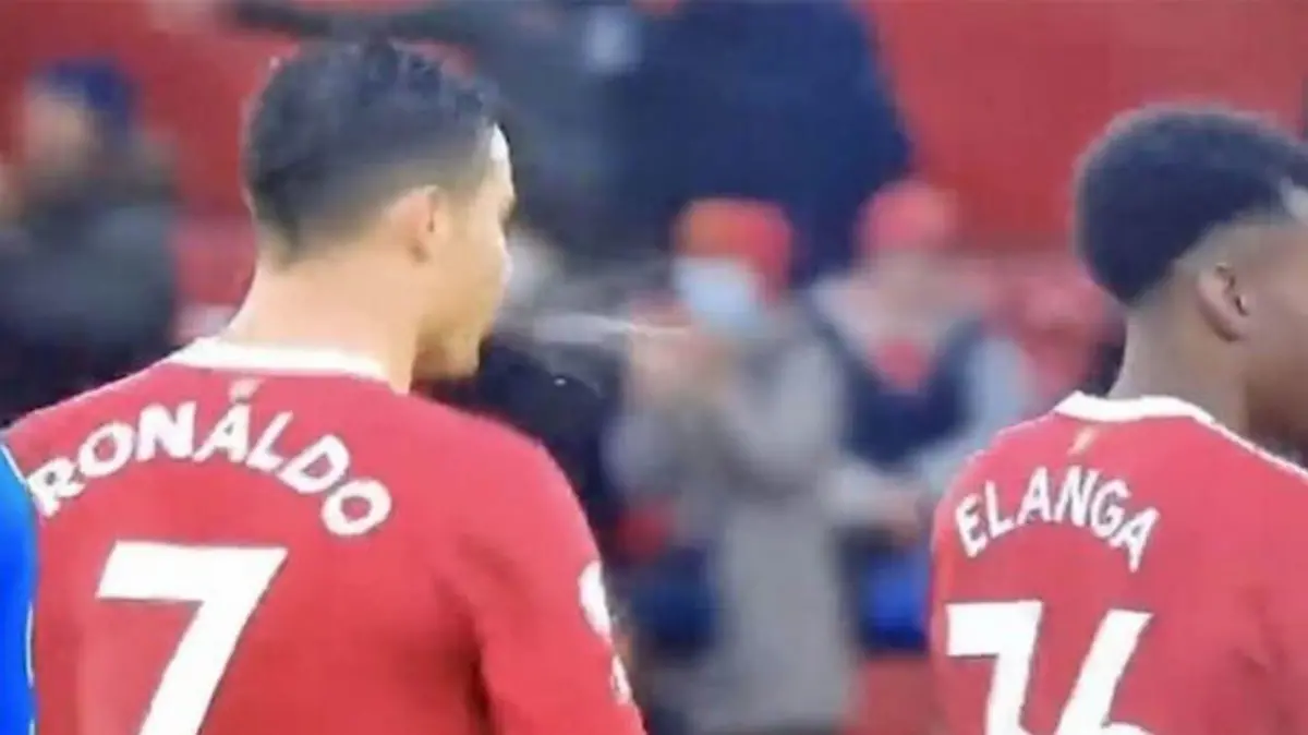 Diese Bilder vom spuckenden Ronaldo schlagen hohe Wellen.