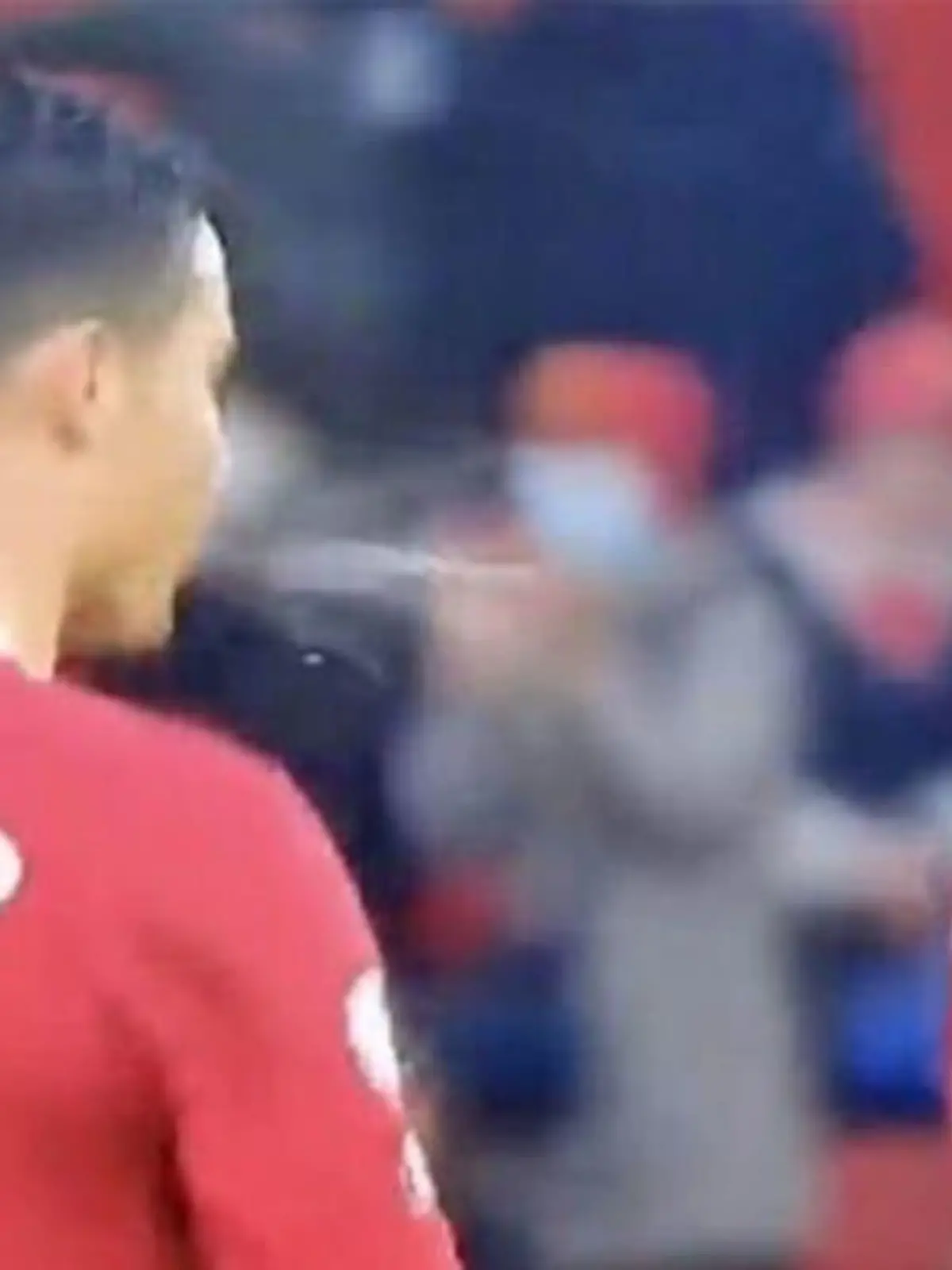 Diese Bilder vom spuckenden Ronaldo schlagen hohe Wellen.