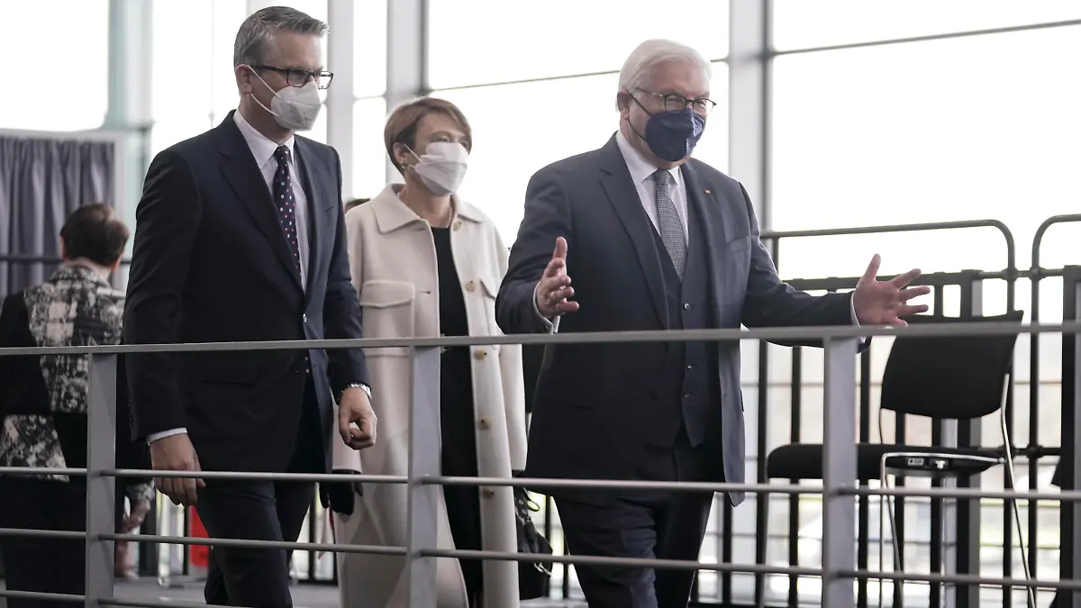 17. Bundesversammlung Wahl des Bundespraesidenten Aktuell, 13.02.2022, Berlin, Bundespraesident Frank-Walter Steinmeier und Elke Buedenbender auf der Ehrentribuene bei der 17. Bundesversammlung im Paul-Loebe-Haus in Berlin Berlin Berlin Deutschland *** 17 Federal Assembly Election of the Federal President Current, 13 02 2022, Berlin, German President Frank Walter Steinmeier and Elke Buedenbender on the honorary tribune at the 17 Federal Assembly in the Paul Loebe House in Berlin Berlin Germany