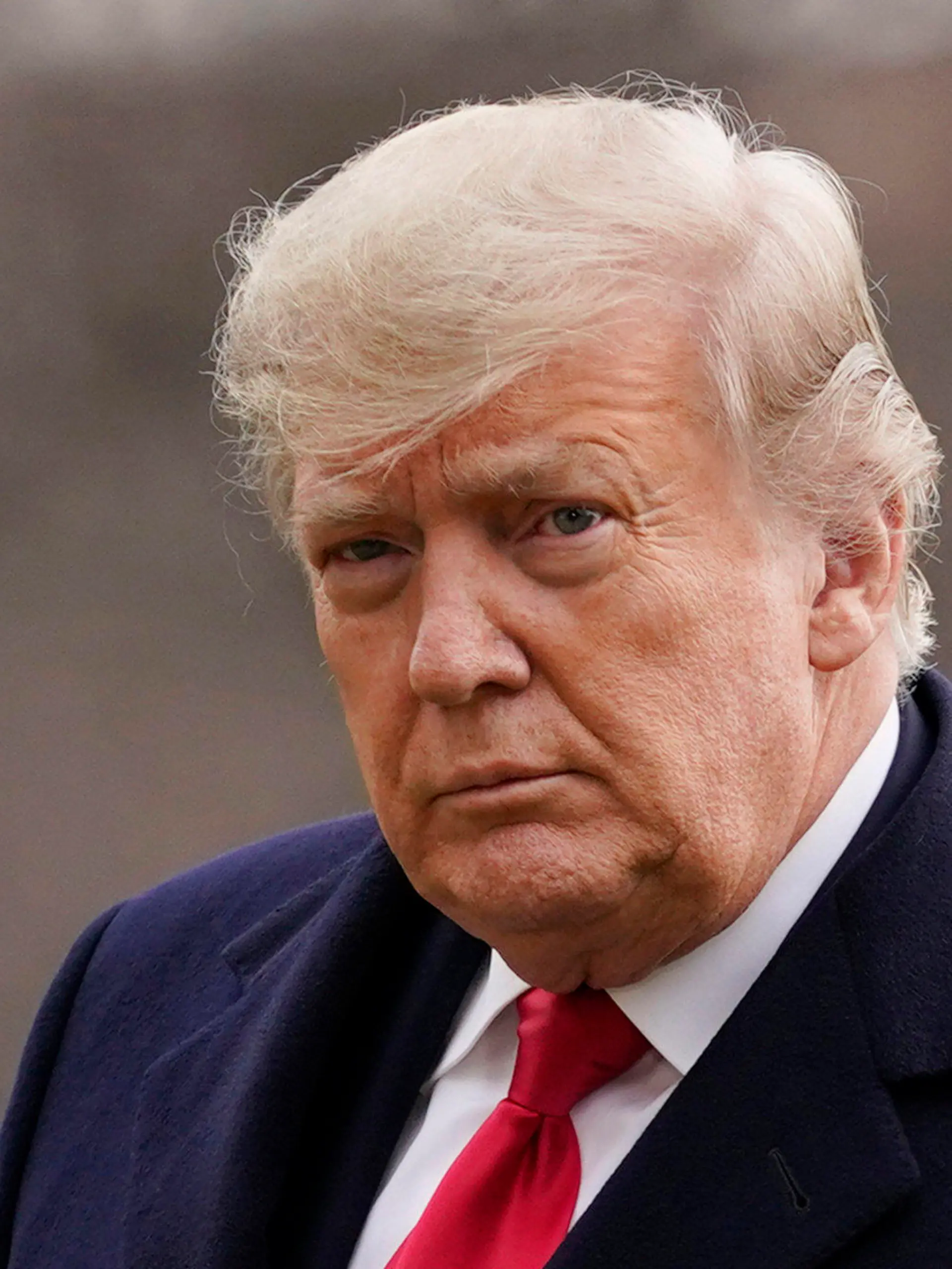 ARCHIV - 31.12.2020, USA, Washington: Donald Trump, damaliger Präsident der USA, kommt auf dem Südrasen des Weißen Hauses in Washington an. (zu dpa «Trump kassiert Niederlage im Streit um Herausgabe von Dokumenten») Foto: Evan Vucci/AP/dpa +++ dpa-Bildfunk +++