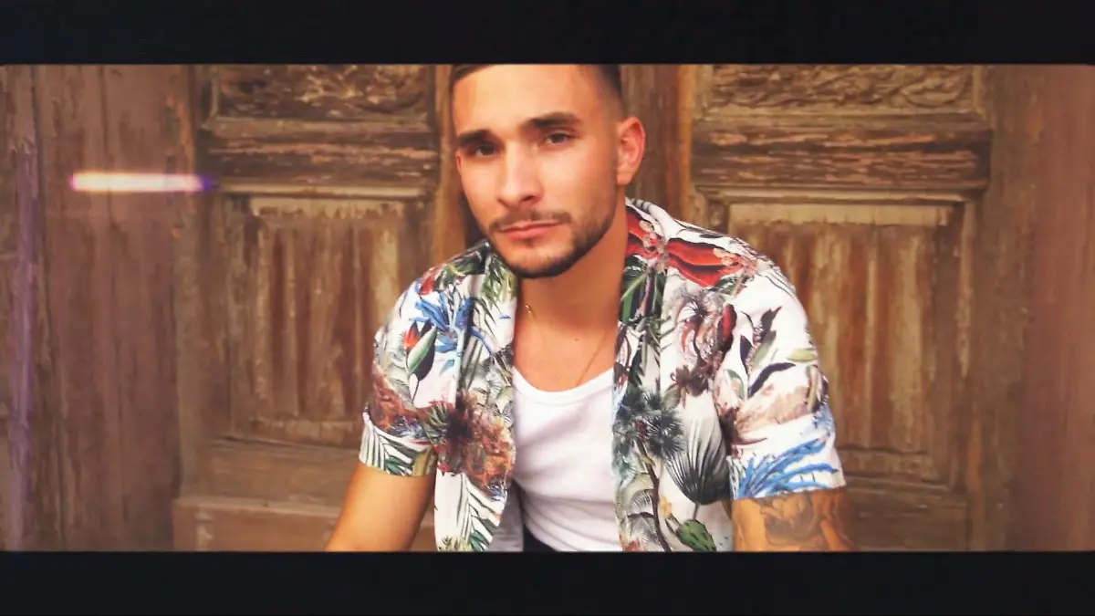 Tizian kommt mit Mama und Tobys Song DSDS 2022