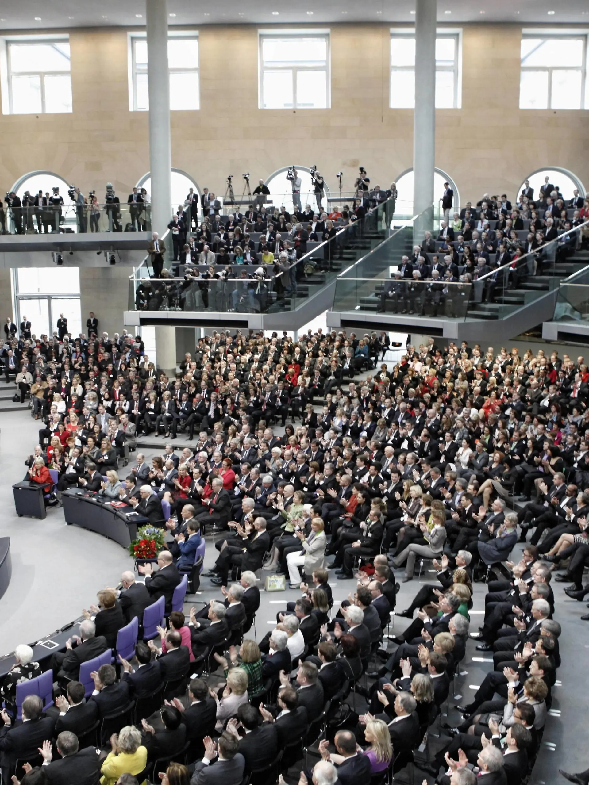 Bildnummer: 57517366 Datum: 18.03.2012 Copyright: imago/Stefan Zeitz
Berlin, 18.03.2012 Die 15. Bundesversammlung im Berliner Reichstag zur Wahl des Bundespräsidenten der Bundesrepublik Deutschland. Zu sehen: Joachim Gauck hält seine Antrittsrede People Politik Wahl des Bundespräsidenten Bundespräsidentenwahl x1x xkg 2012 quer
57517366 Date 18 03 2012 Copyright Imago Stefan Zeitz Berlin 18 03 2012 the 15 Federal Assembly in Berlin Reichstag to Choice the Federal President the Federal Germany to see Joachim Gauck holds his Inaugural speech Celebrities politics Choice the Federal President Federal presidential election x1x xkg 2012 horizontal