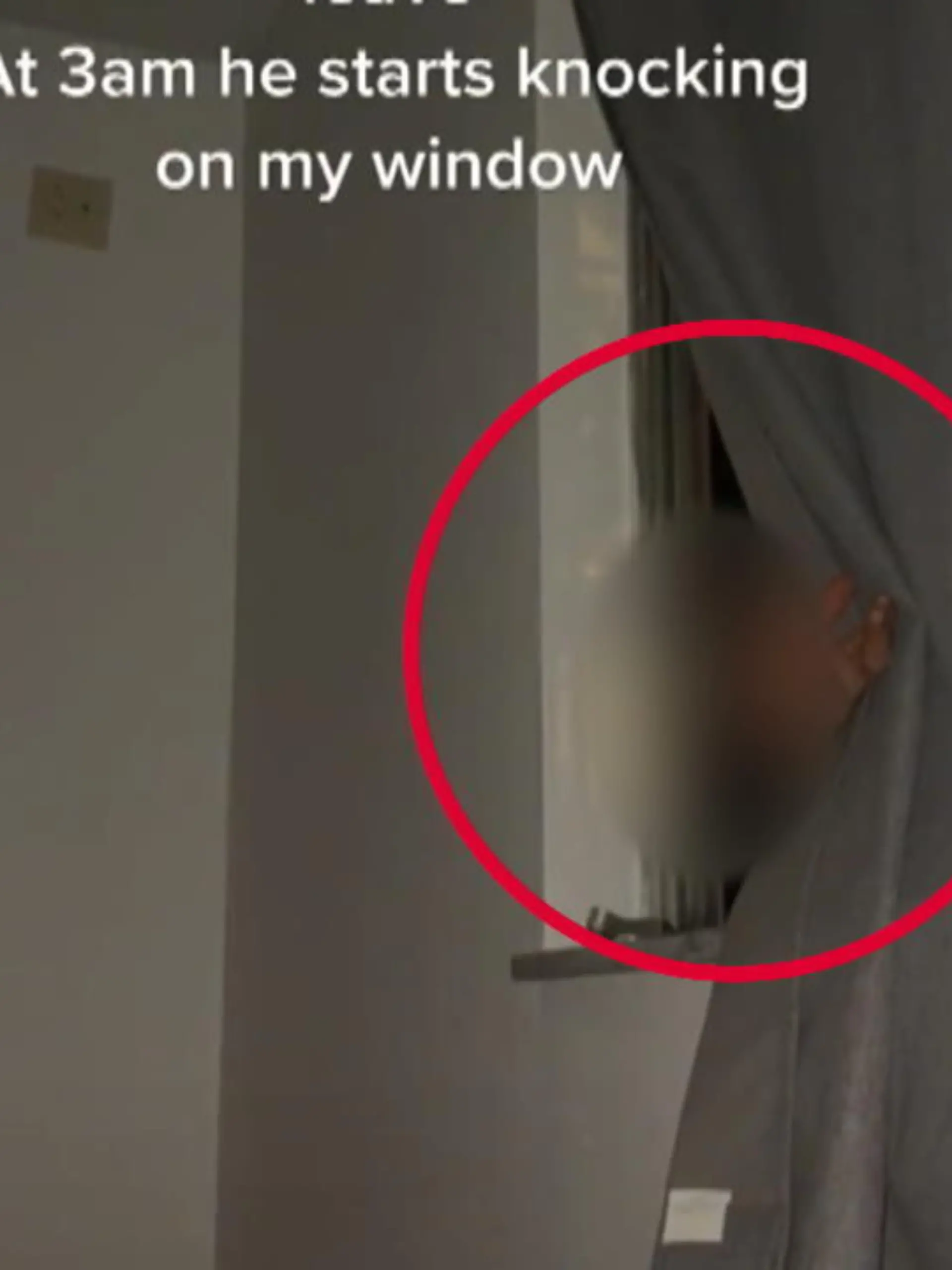 Die Angst, die Madison in diesem Augenblick verspürt, muss riesig sein: Mitten in der Nacht steckt ihr Stalker-Ex-Freund seinen Kopf durch ihr Schlafzimmer. Fragt immer wieder, ob sie ihn reinlassen würde.