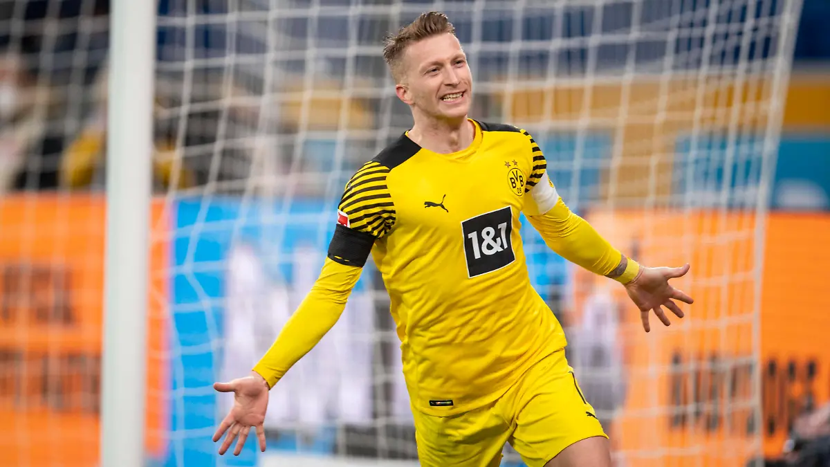 Fußball: 1. Bundesliga, 20. Spieltag, TSG Hoffenheim - Borussia Dortmund am 22.01.2022 in der PreZero Arena in Sinsheim. Dortmunds Marco Reus bejubelt sein Tor. DFL REGULATIONS PROHIBIT ANY USE OF PHOTOGRAPHS AS IMAGE SEQUENCES AND/OR QUASI-VIDEO. *** Soccer 1 Bundesliga, Matchday 20, TSG Hoffenheim Borussia Dortmund on 22 01 2022 at the PreZero Arena in Sinsheim Dortmunds Marco Reus celebrates his goal DFL REGULATES PROHIBIT ANY USE OF PHOTOGRAPHS AS IMAGE SEQUENCES AND OR QUASI VIDEO Copyright: xTeresaxKrögerx