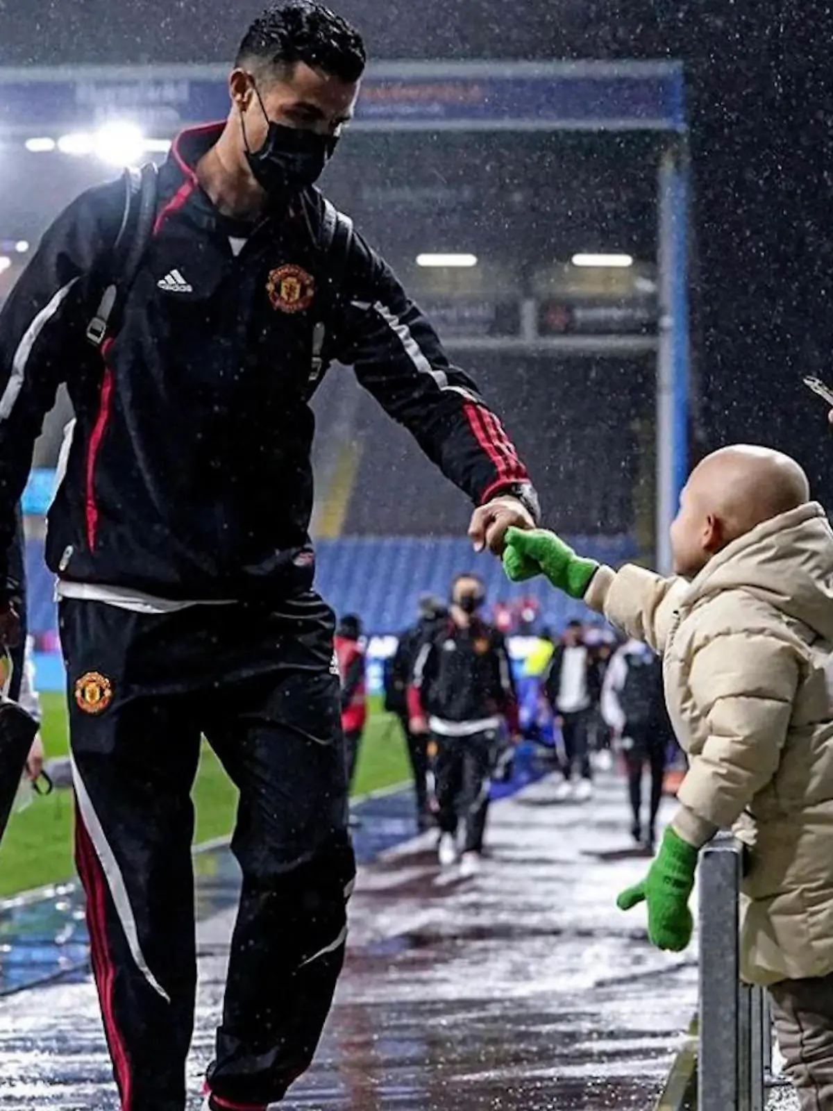 Fans sind und werden immer das Beste im Fußball sein, und wir müssen alles respektieren, was sie für ihre Vereine ertragen.