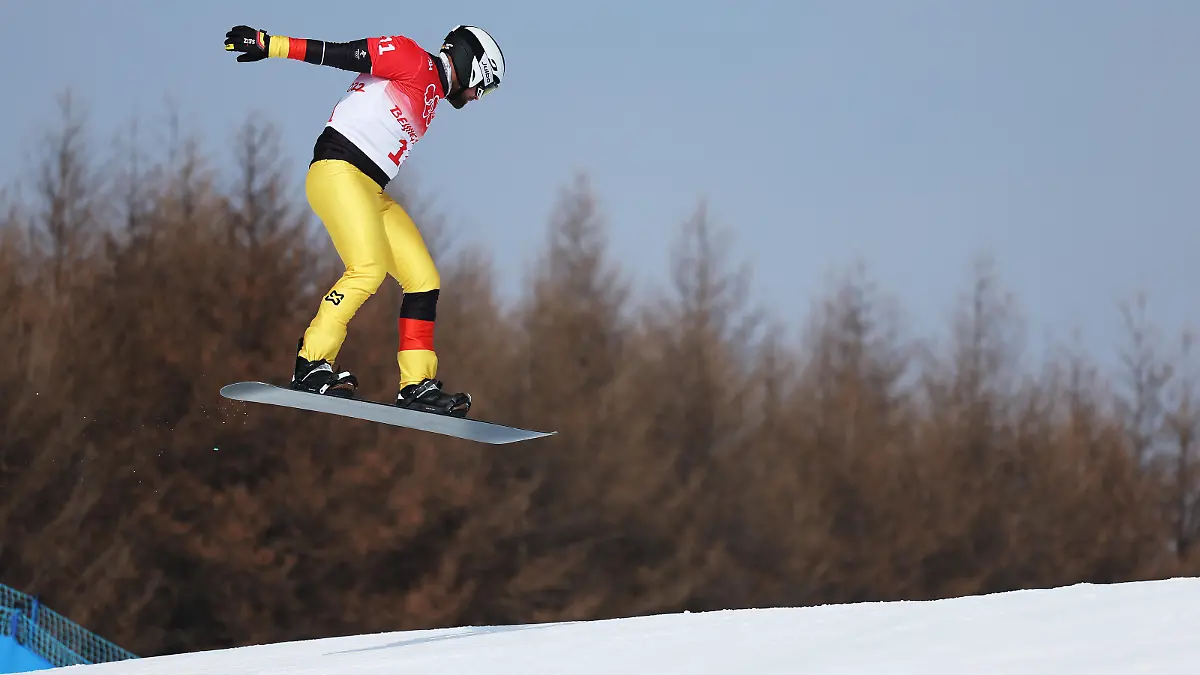 ZHANGJIAKOU, CHINA - FEBRUARY 10: Martin Noerl of Team Germany competes during the Men's Snowboard Cross Qualification on Day 6 of the Beijing 2022 Winter Olympics at Genting Snow Park on February 10, 2022 in Zhangjiakou, China. (Photo by Lars Baron/Getty Images)