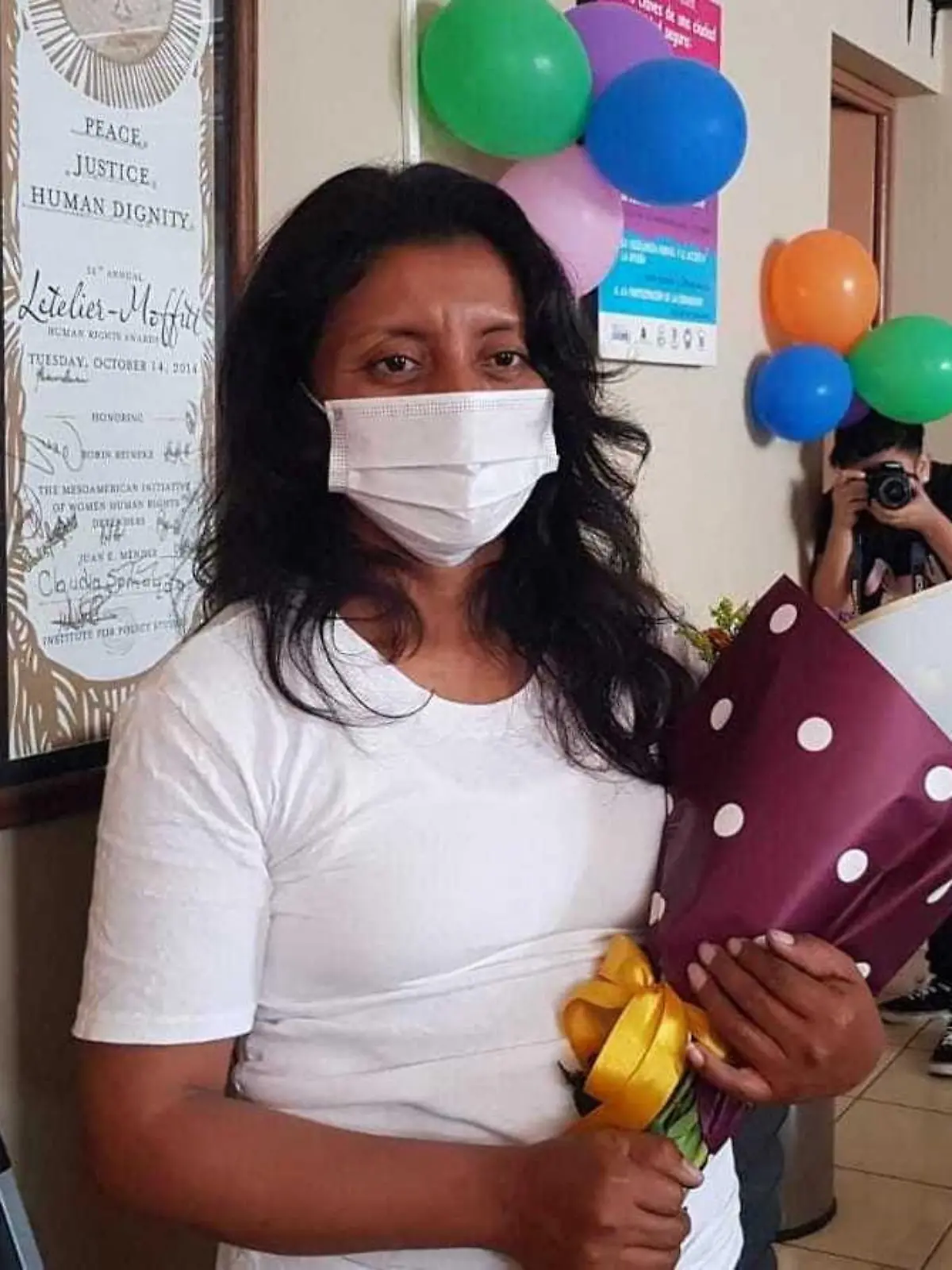 Elsy, who was sentenced to 30 years in prison and spent a decade behind bars for alleged aggravated homicide after suffering a miscarriage, poses for a picture after being released from jail in San Salvador, El Salvador, February 9, 2022. Agrupacion Ciudadana por la Despenalizacion del Aborto/Handout via REUTERS ATTENTION EDITORS - THIS IMAGE HAS BEEN SUPPLIED BY A THIRD PARTY. NO RESALES. NO ARCHIVES