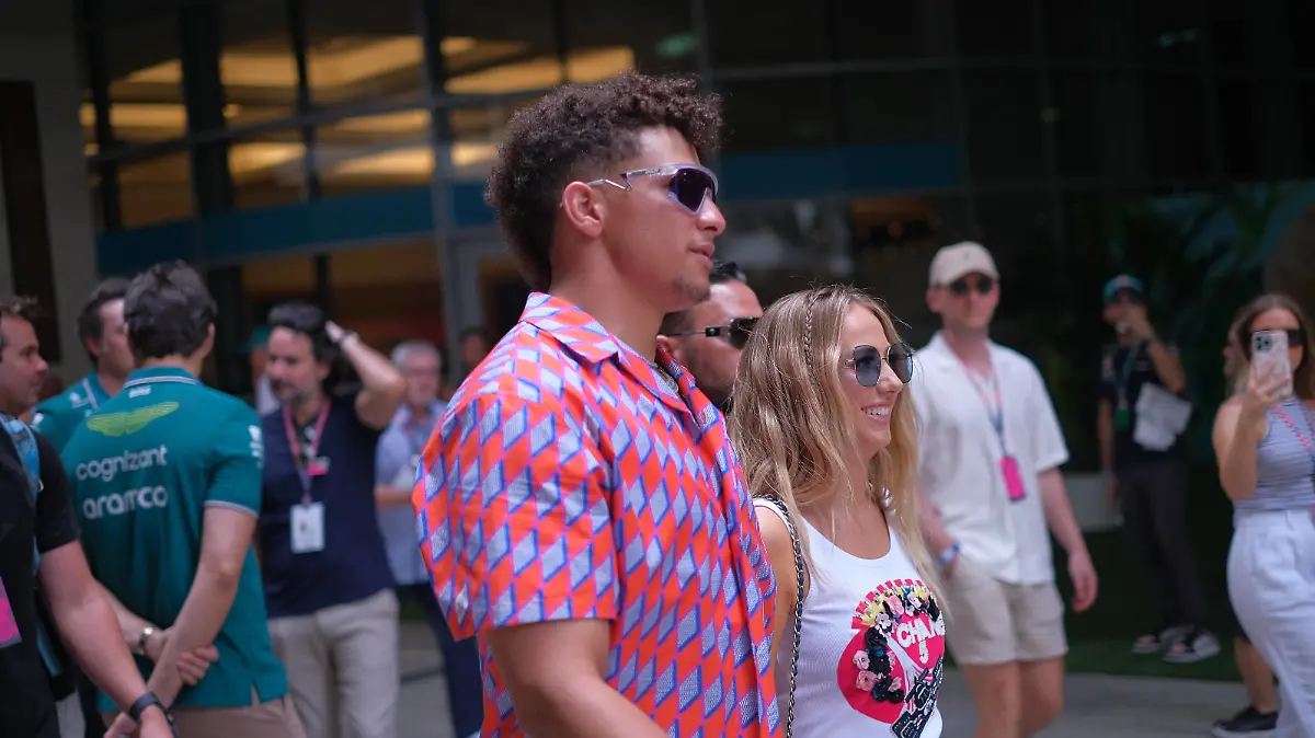 April 29, 2023, Miami, FL, USA: MAY 7th, 2023: Patrick Mahomes and wife during the Miami Grand Prix race week in Miami Gardens, FL. Jason Pohuski/BMR Miami USA - ZUMAb241 20230429_zsa_b241_060 Copyright: xJasonxPohuskix/xBmrxMediax