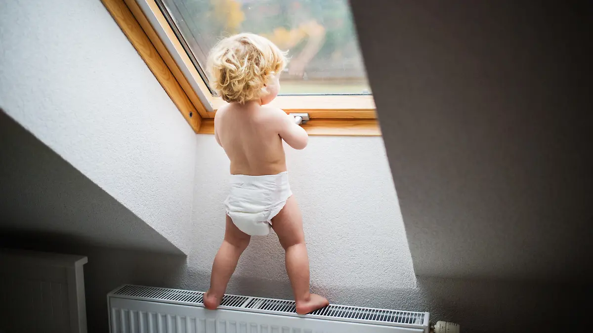 Ein Kind ist in Wien verunglückt, nachdem es aus einem Fenster gefallen war.