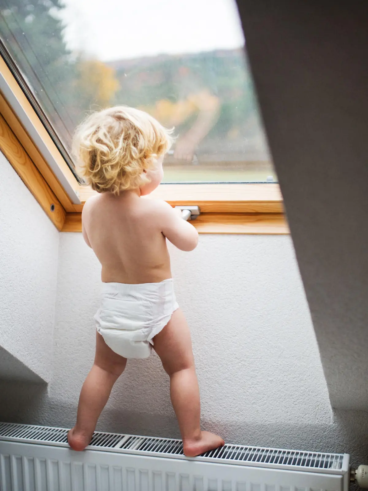Ein Kind ist in Wien verunglückt, nachdem es aus einem Fenster gefallen war.