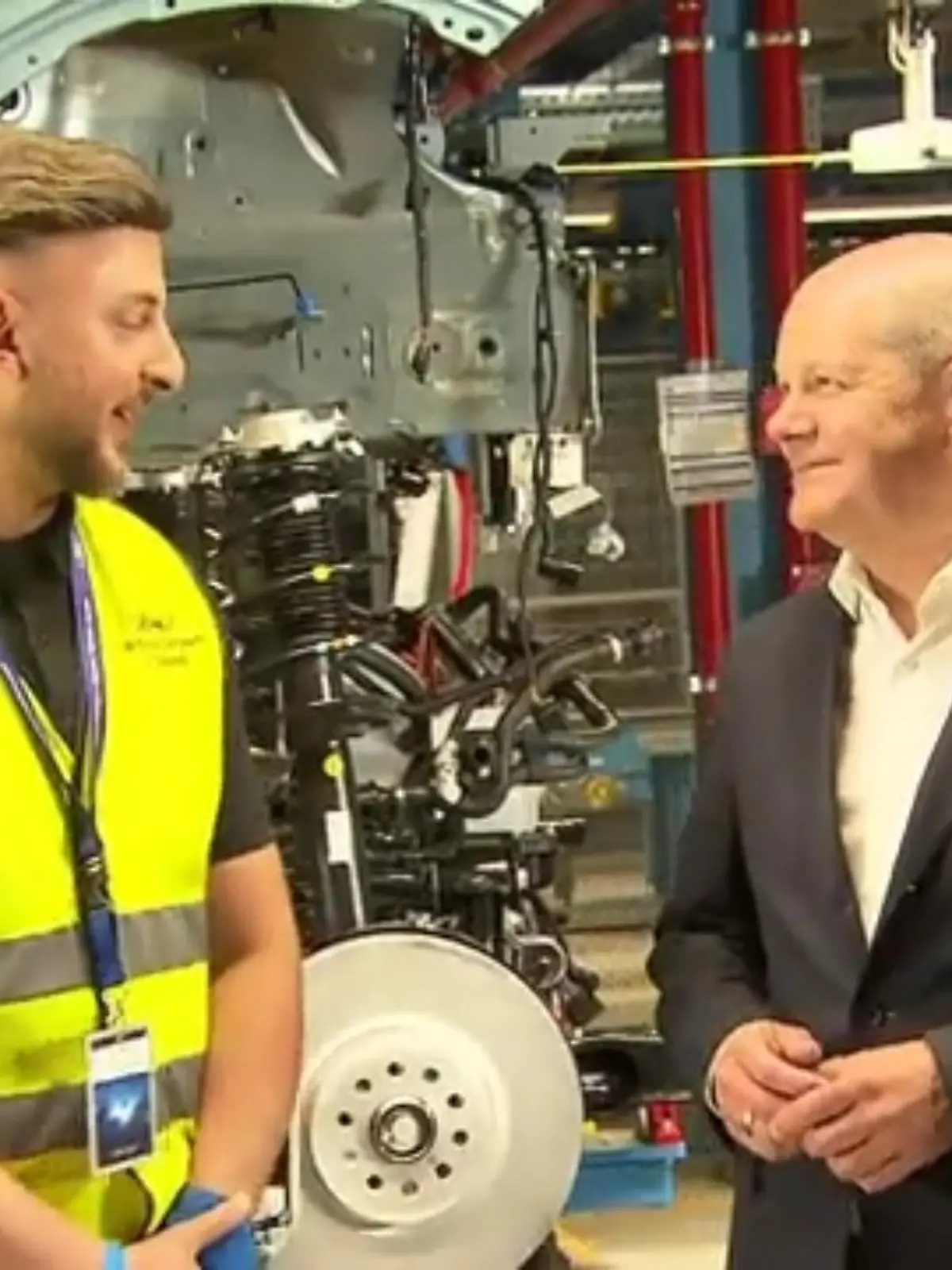 Bild zu: "Scholz besucht Ford-Werk"
