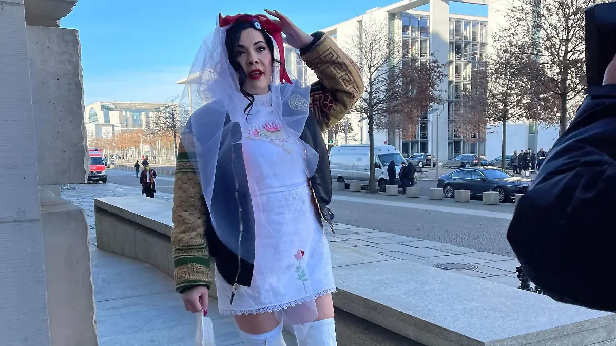 Lady Bitch Ray