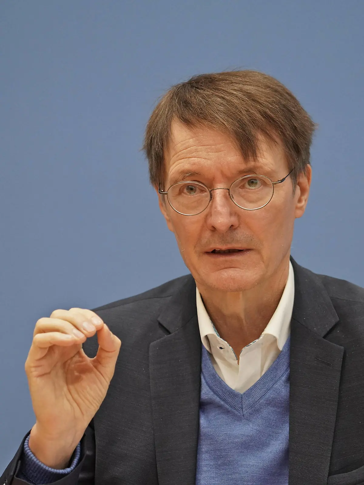  Bundesgesundheitsminister Lauterbach in der Bundespressekonferenz 8.2.2022 Bundesminister für Gesundheit Prof. Dr. Karl Lauterbach in der Bundespressekonferenz Berlin Bundespressekonferenz Berlin GER