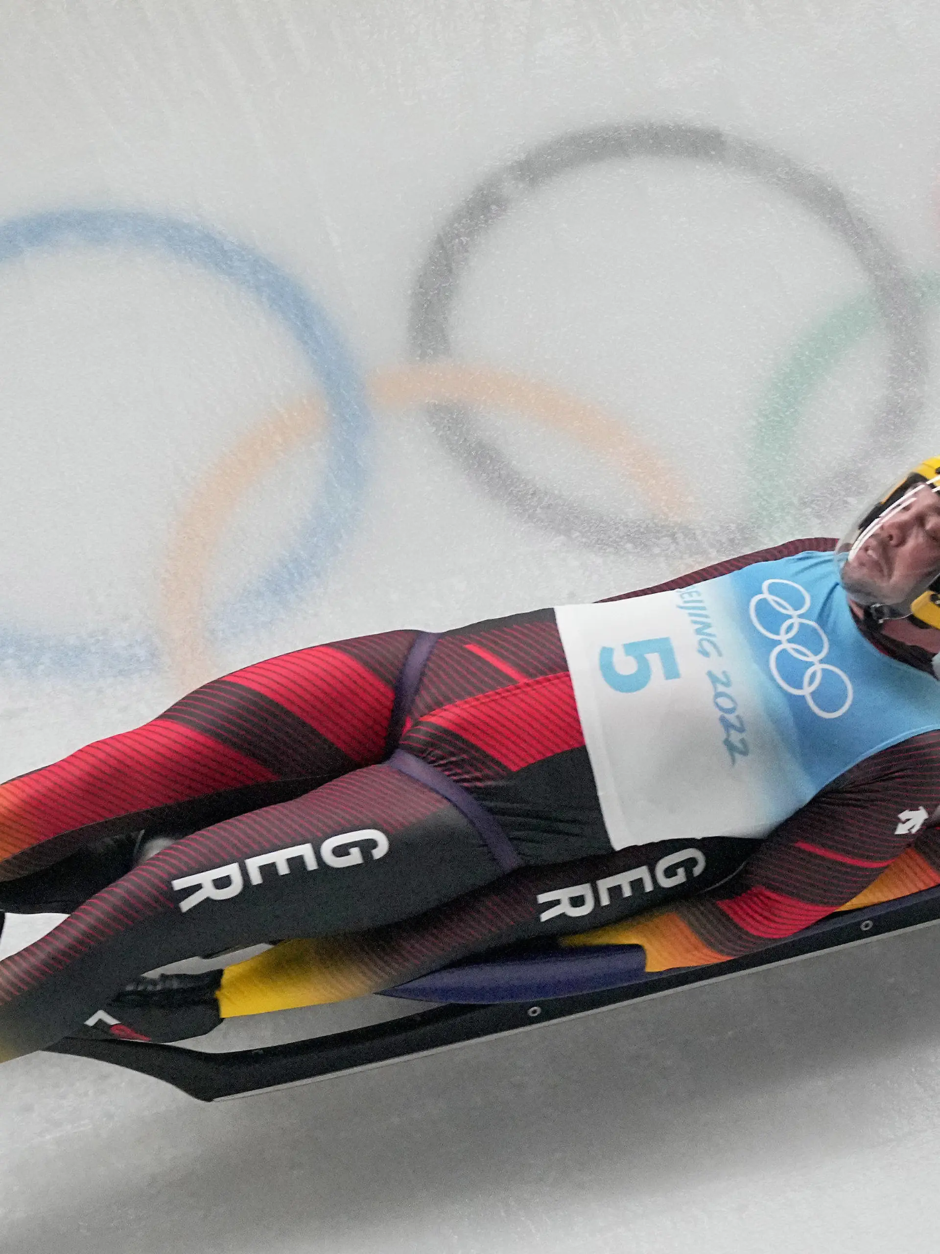 09.02.2022, China, Yanqing: Olympia, Rodeln, Doppelsitzer, 1. Lauf im National Sliding Centre. Tobias Wendl und Tobias Arlt aus Deutschland in Aktion. Foto: Michael Kappeler/dpa +++ dpa-Bildfunk +++