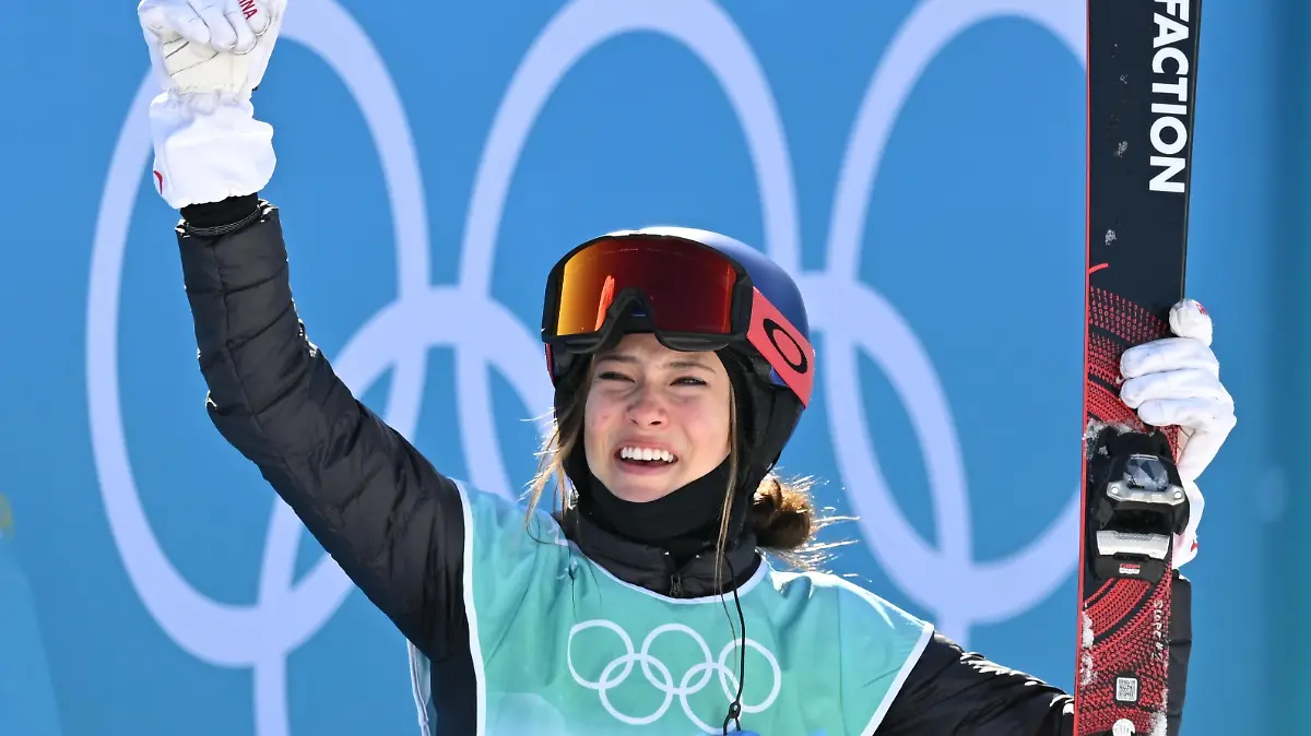 8107550 08.02.2022 China's Gu Ailing Eileen reacts after winning the gold medal in the freestyle skiing women's freeski big air final run during the Beijing 2022 Winter Olympic Games at Big Air Shougang in Beijing, China. Alexey Filippov / Sputnik