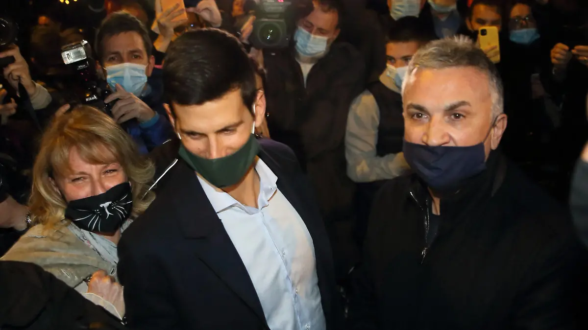 Novak Djokovic neuer Rekordmann an der Spitze der Tennis-WeltranglisteDIJANA DJOKOVIC majka, NOVAK DJOKOVIC teniser Srbije, SRDJAN DJOKOVIC otac proslava rekorda po broju sedmica provedenih na prvom mestu ATP, Tennis Herren liste ispred retorana Novak, Beograd 08.03.2021. godine MarkoxMetlas PUBLICATIONxINxGERxSUIxAUTxONLY