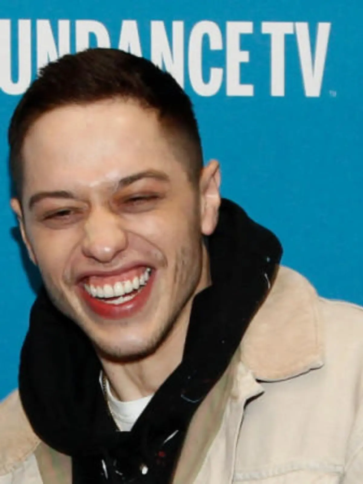 Pete Davidson: Beziehung mit Kim Kardashian offiziell bestätigt