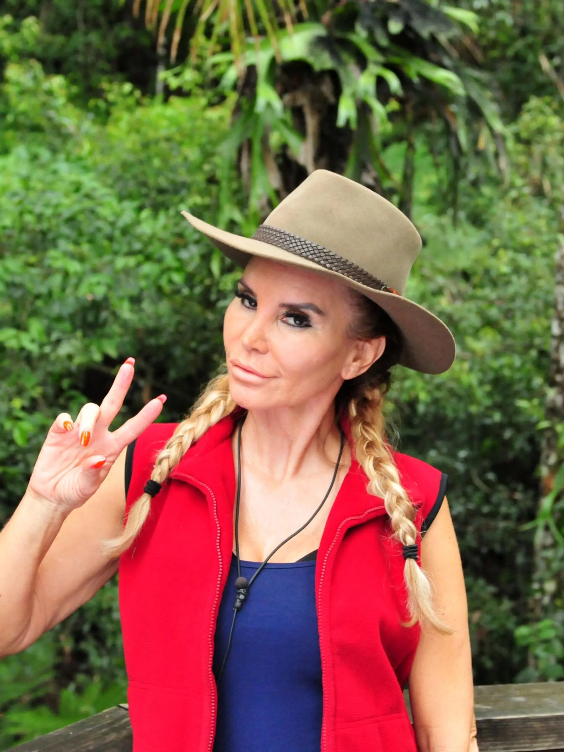 Tag 12. Die Zuschauer haben entschieden. Tatjana Gsell muss das Camp verlassen.
Verlinkung:'Alle Infos zu 'Ich bin ein Star - Holt mich hier raus!' im Special bei RTL.de: www.rtl.de/cms/sendungen/ich-bin-ein-star.html
