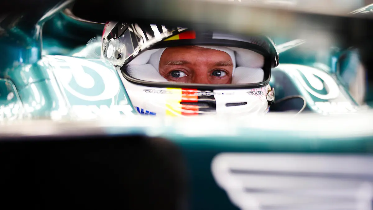 Sport Bilder des Tages Formula 1 2021: Spanish GP CIRCUIT DE BARCELONA-CATALUNYA, SPAIN - MAY 07: Sebastian Vettel, Aston Martin during the Spanish GP at Circuit de Barcelona-Catalunya on Friday May 07, 2021 in Barcelona, Spain. Photo by Glenn Dunbar / LAT Images Images PUBLICATIONxINxGERxSUIxAUTxHUNxONLY GP2104_082826_J5A9054