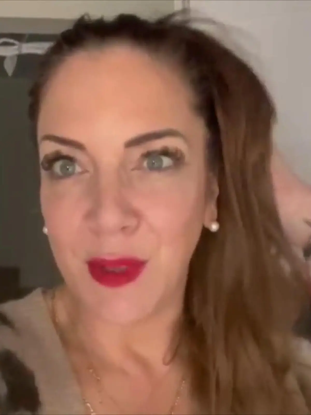 Danni Büchner will Daniel zum Bleiben überreden, ein anderer Ex-Teilnehmer bewirbt sich um die Nachfolge und Jürgen Milski wird Daniel als Moderator fehlen.