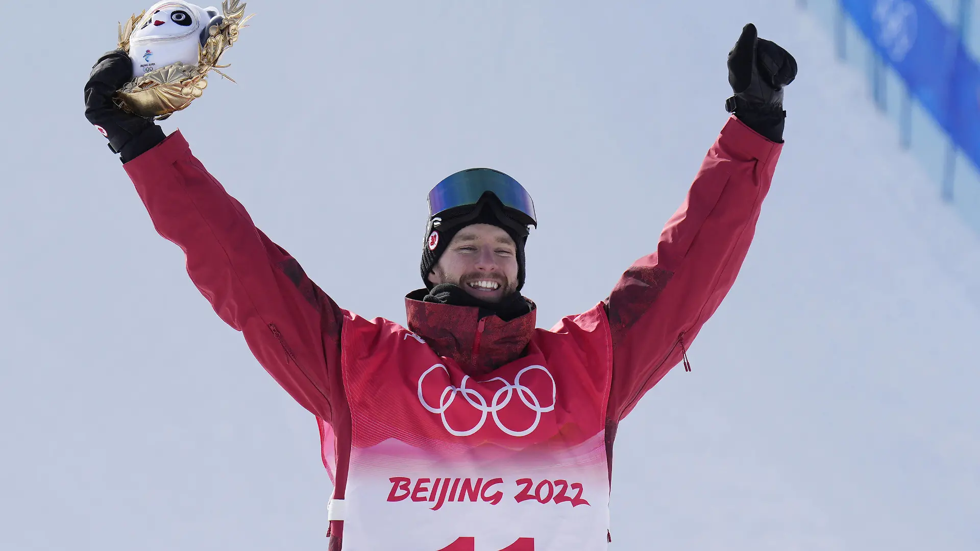 Gold medalist Max Parrot of Canada stands on the podium after the Men s Snowboard Slopestyle Finals during the 2022 Winter Olympics at Genting Snow Park in Zhangjiakou, China on Monday, February 7, 2022. China s Su Yiming won the silver medal and Canada s Mark McMorris won the bronze medal. PUBLICATIONxINxGERxSUIxAUTxHUNxONLY OLY20220207603 BOBxSTRONG