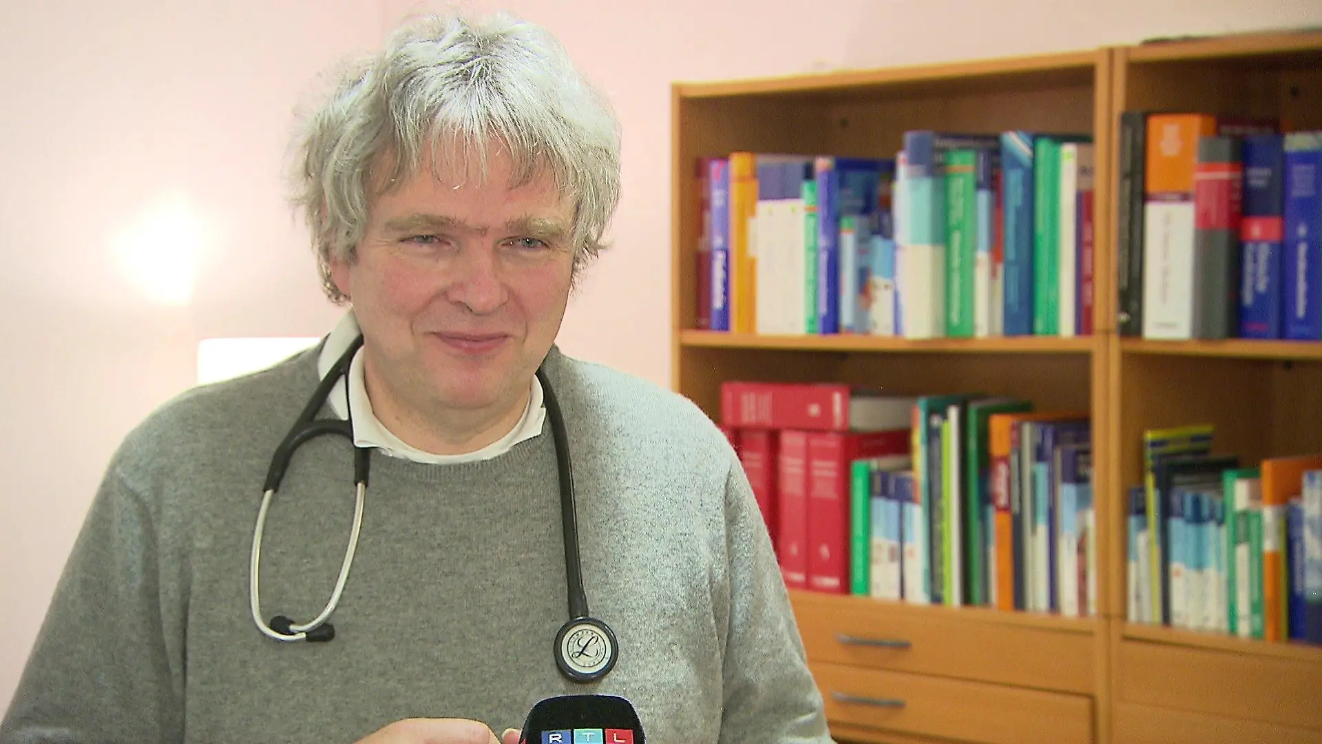 Dr. Thomas Aßmann,  Landarzt aus Lindlar: Bei Luftnot ärztliche Hilfe in Anspruch nehmen!