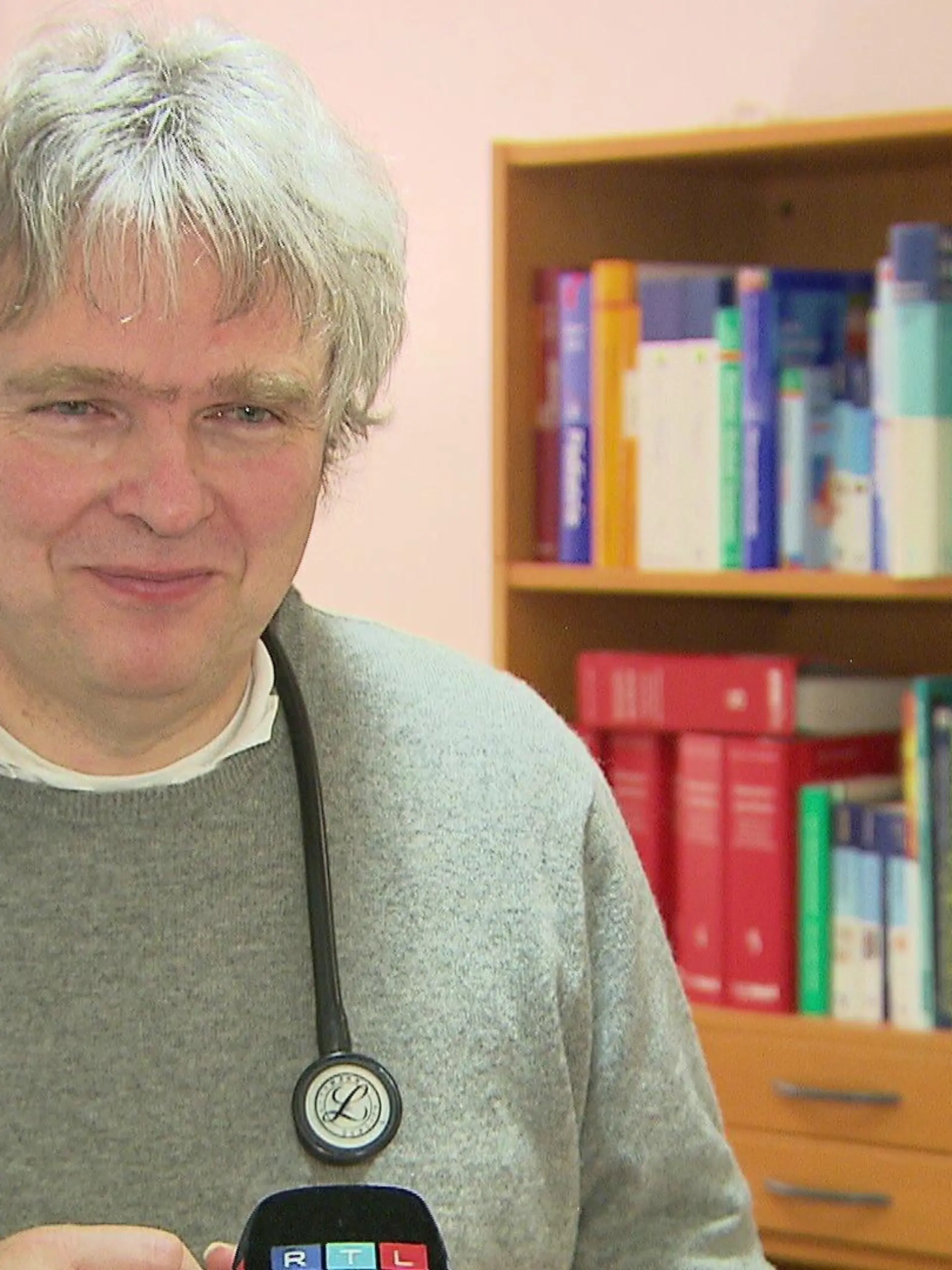 Dr. Thomas Aßmann,  Landarzt aus Lindlar: Bei Luftnot ärztliche Hilfe in Anspruch nehmen!