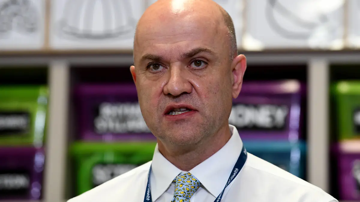 ANNASTACIA PALASZCZUK SCHOOL PRESSER, Queensland Chief Health Officer Dr John Gerrard speaks to the media during a press conference at Everleigh State School in Brisbane, Tuesday, February 1, 2022. Premier Palaszczuk announced that Queensland has recorded 10 deaths and 7588 new Covid cases in the past 24 hours.  ACHTUNG: NUR REDAKTIONELLE NUTZUNG, KEINE ARCHIVIERUNG UND KEINE BUCHNUTZUNG BRISBANE QLD AUSTRALIA PUBLICATIONxINxGERxSUIxAUTxONLY Copyright: xDARRENxENGLANDx 20220201001618941396 