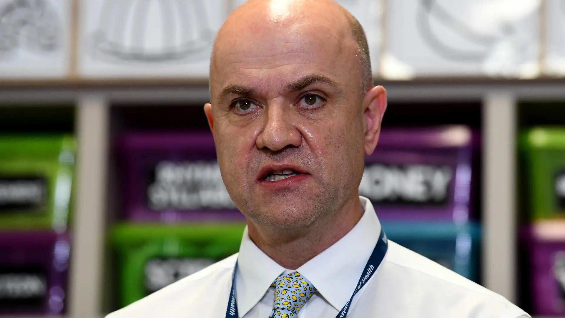 ANNASTACIA PALASZCZUK SCHOOL PRESSER, Queensland Chief Health Officer Dr John Gerrard speaks to the media during a press conference at Everleigh State School in Brisbane, Tuesday, February 1, 2022. Premier Palaszczuk announced that Queensland has recorded 10 deaths and 7588 new Covid cases in the past 24 hours. ACHTUNG: NUR REDAKTIONELLE NUTZUNG, KEINE ARCHIVIERUNG UND KEINE BUCHNUTZUNG BRISBANE QLD AUSTRALIA PUBLICATIONxINxGERxSUIxAUTxONLY Copyright: xDARRENxENGLANDx 20220201001618941396