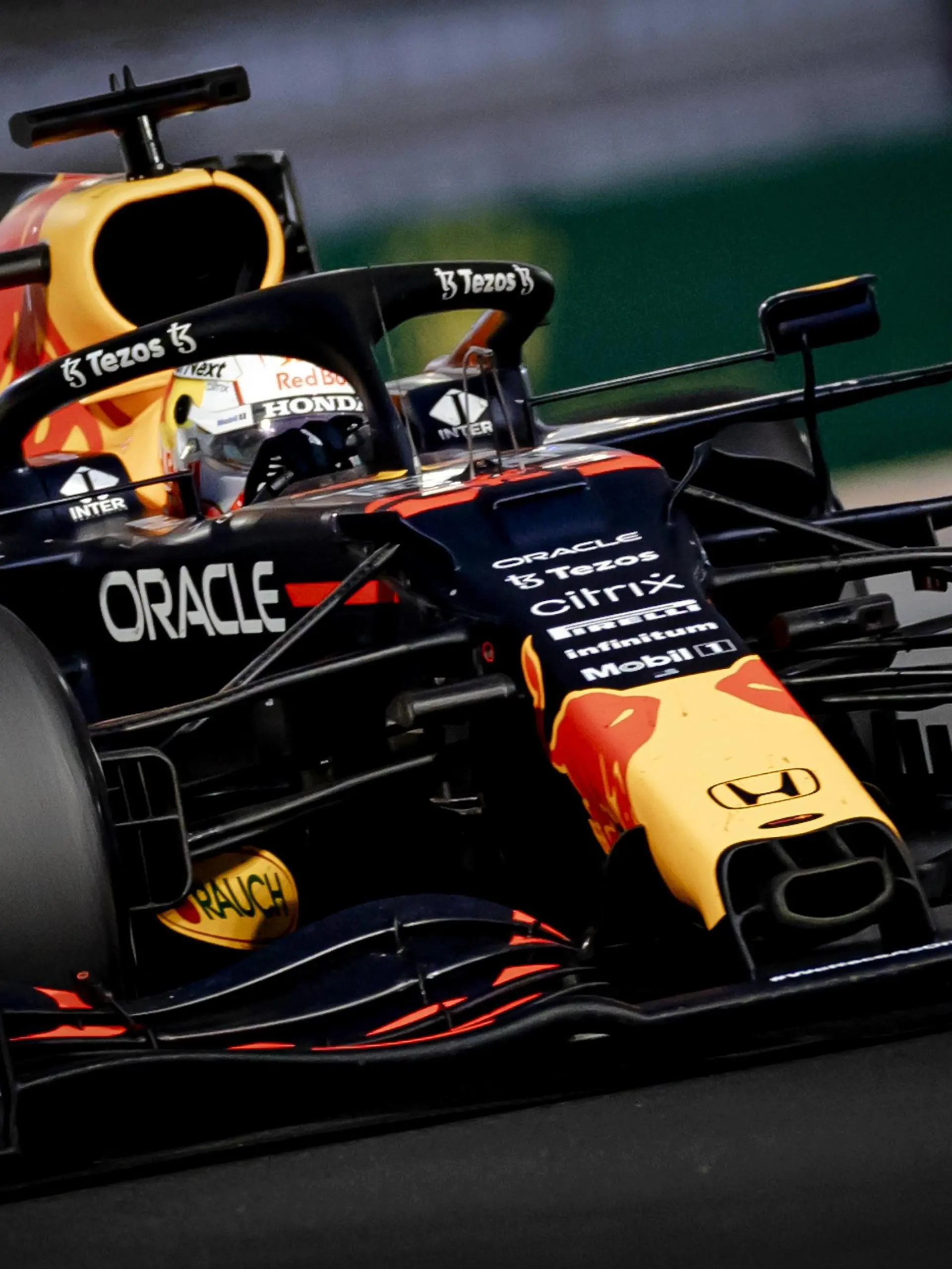 Sport Bilder des Tages ABU DHABI - Max Verstappen of Red Bull Racing during the Abu Dhabi Grand Prix at Yas Marina Circuit on December 12, 2021 in Abu Dhabi, United Arab Emirates. REMKO DE WAAL F1 Grand Prix 2021 xVIxANPxSportx/xxANPxIVx *** ABU DHABI Max Verstappen of Red Bull Racing during the Abu Dhabi Grand Prix at Yas Marina Circuit on December 12, 2021 in Abu Dhabi, United Arab Emirates REMKO DE WAAL F1 Grand Prix 2021 xVIxANPxSportx xxANPxIVx 441978944