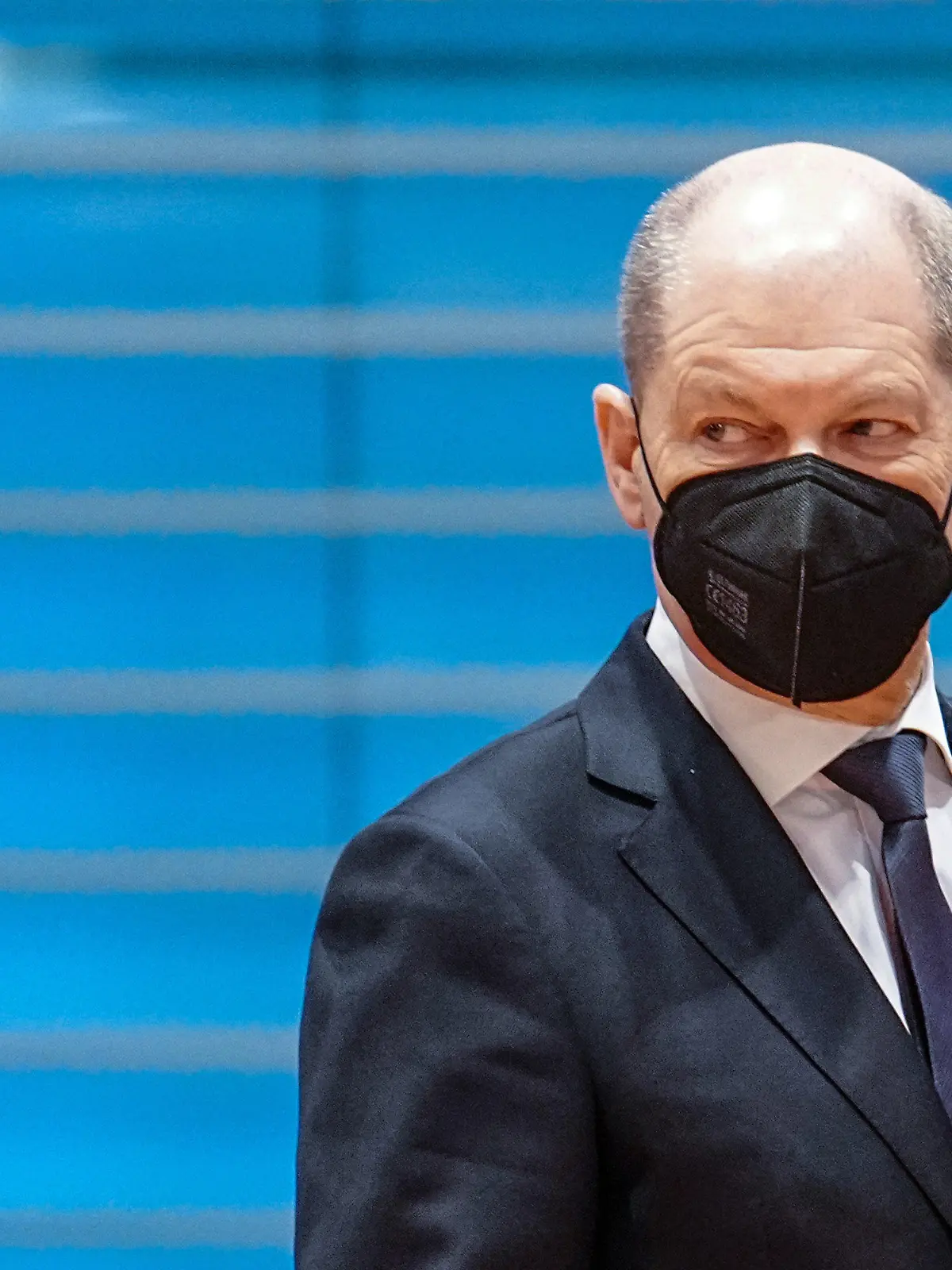02.02.2022, Berlin: Bundeskanzler Olaf Scholz (SPD), nimmt an der Sitzung des Bundeskabinetts im Bundeskanzleramt teil. (Wiederholung mit verändertem Bildausschnitt) - (zu dpa: «Scholz bleibt Olympischen Spielen in Peking fern ») Foto: Kay Nietfeld/dpa-Pool/dpa +++ dpa-Bildfunk +++