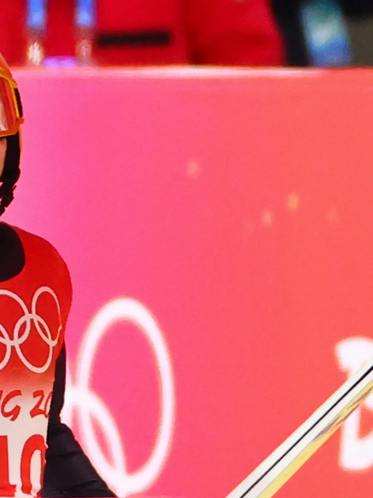 05.02.2022, China, Zhangjiakou: Olympia, Skispringen, Normalschanze, Frauen im Nationalen Skisprungzentrum. Katharina Althaus aus Deutschland reagiert im Ziel. Foto: Daniel Karmann/dpa +++ dpa-Bildfunk +++
