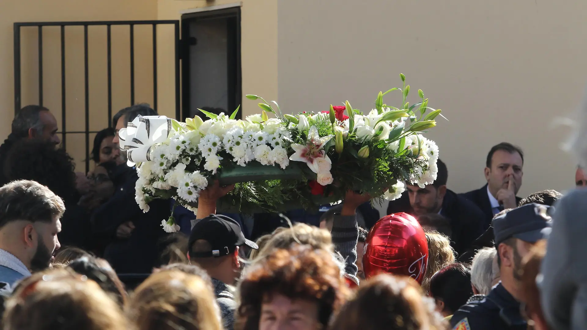 Spanien, Beisetzung des verunglückten Jungens Julen in Totalan, Malaga January 27, 2019 - 27 january 2019 (Malaga) Funeral of Julen in the tannery of the neighborhood of El Palo Malaga with the presence of parents, the cousin (owner of the Totalan estate,where the event was), Mayor of Totalan mayor of Malaga and numerous neighbors gathered to accompany the family after 13 days of anguish in the well at 70 meters deep. PUBLICATIONxINxGERxSUIxAUTxONLY - ZUMAc161 20190127_zap_c161_018 Copyright: xLorenzoxCarnerox