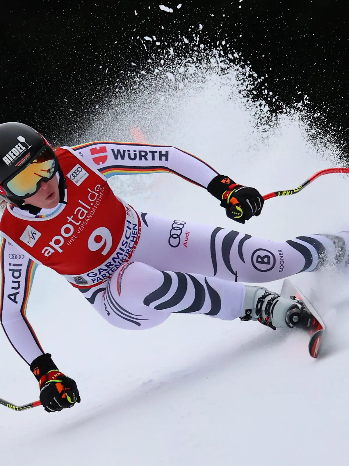 29.01.2022, Bayern, Garmisch-Partenkirchen: Ski alpin: Weltcup, Abfahrt, Damen. Kira Weidle aus Deutschland fährt auf der Kandahar. Foto: Karl-Josef Hildenbrand/dpa +++ dpa-Bildfunk +++
