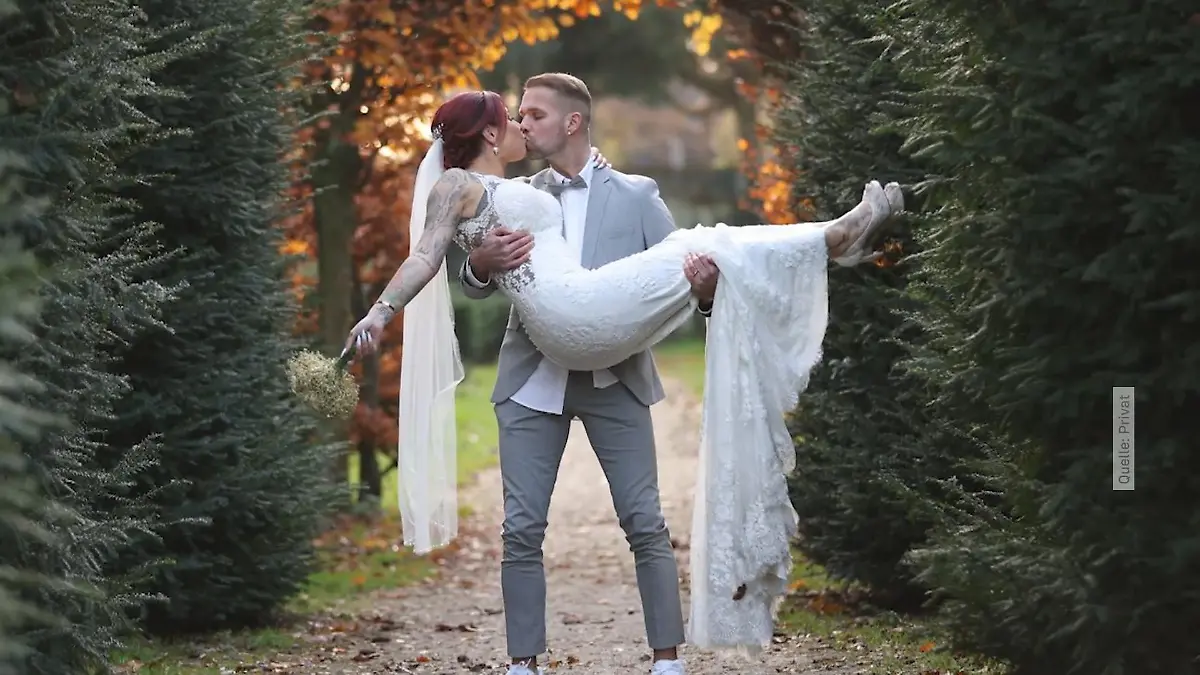 Kate Merlan und Jakub Jarecki haben geheiratet Partner-Tattoo krönt Liebe