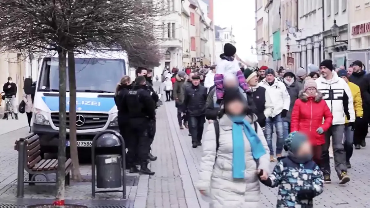 Bilder von einer Corona-Demo in Sachsen