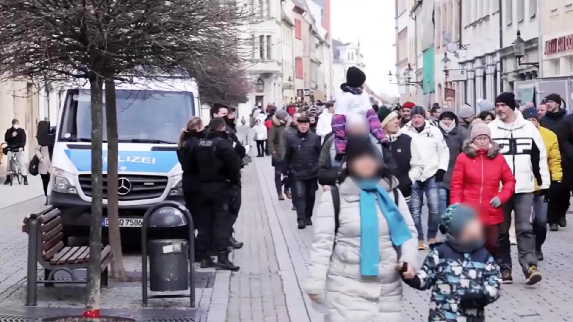 Bilder von einer Corona-Demo in Sachsen