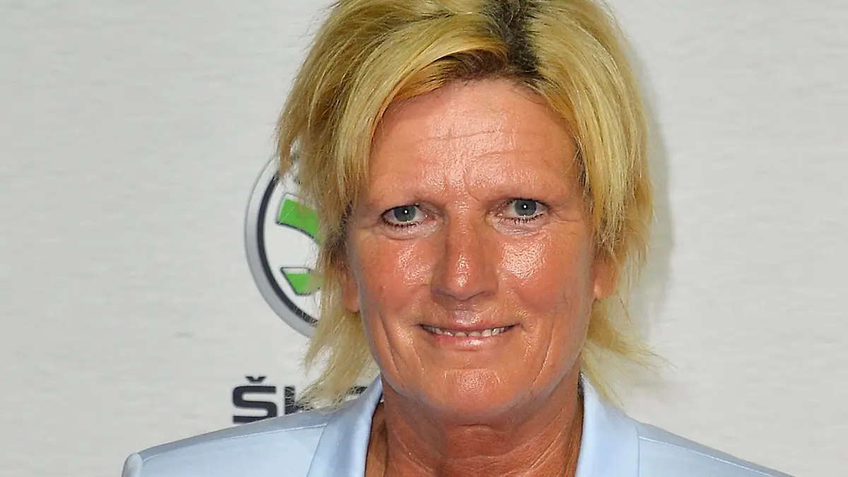 Claudia Neumann bei der Verleihung vom Sport Bild Award am 22.08.2022 in Hamburg Sport Bild Award 2022 Verleihung in Hamburg *** Claudia Neumann at the presentation of the Sport Bild Award on 22 08 2022 in Hamburg Sport Bild Award 2022 presentation in Hamburg PUBLICATIONxINxGERxSUIxAUTxONLY