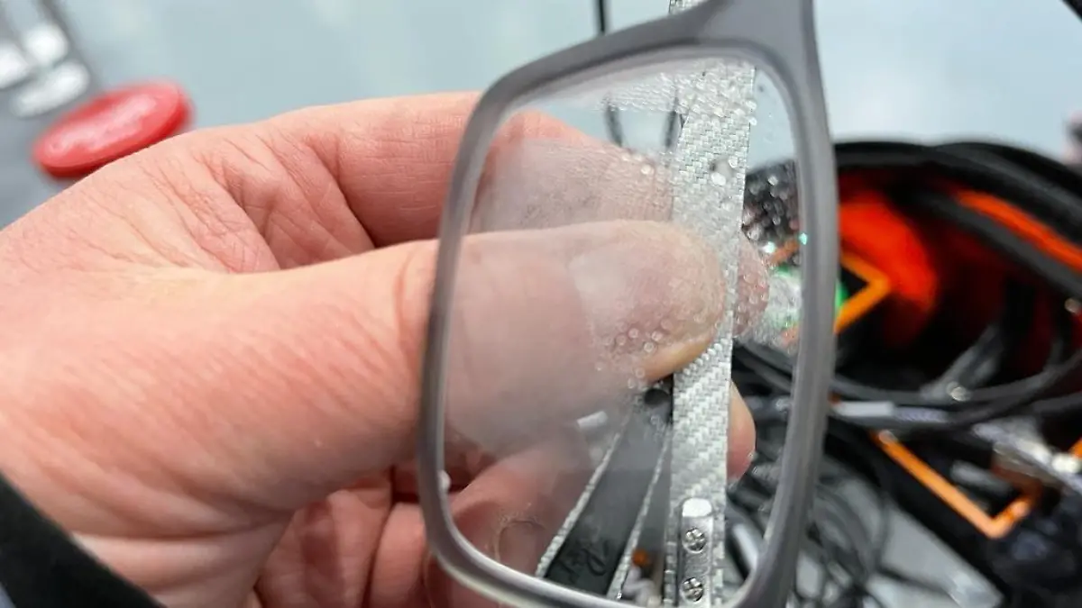 Minus 16 Grad Außentemperatur lässt die Brille unseres Kameramanns einfrieren.